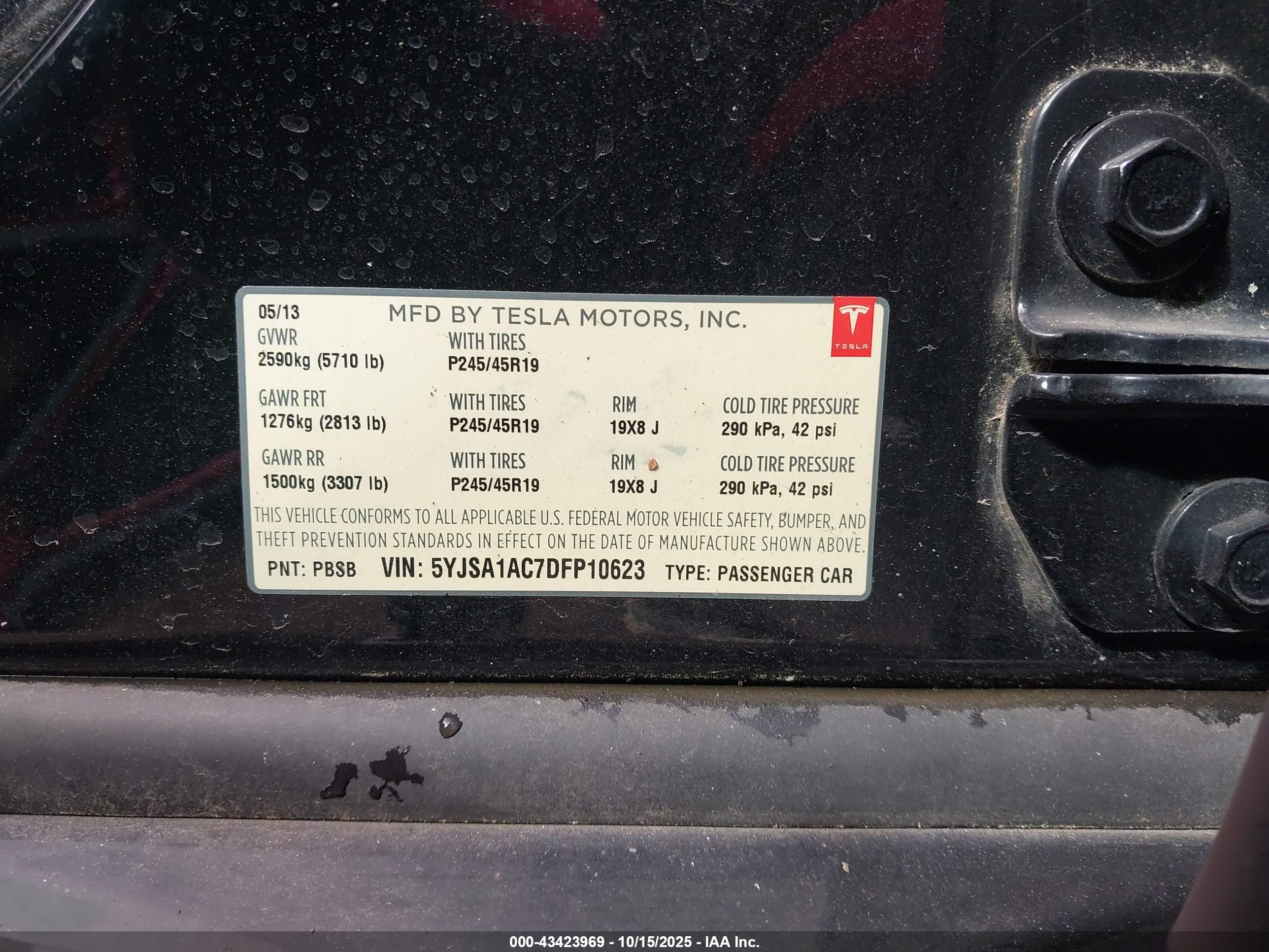 TESLA MODEL image 9