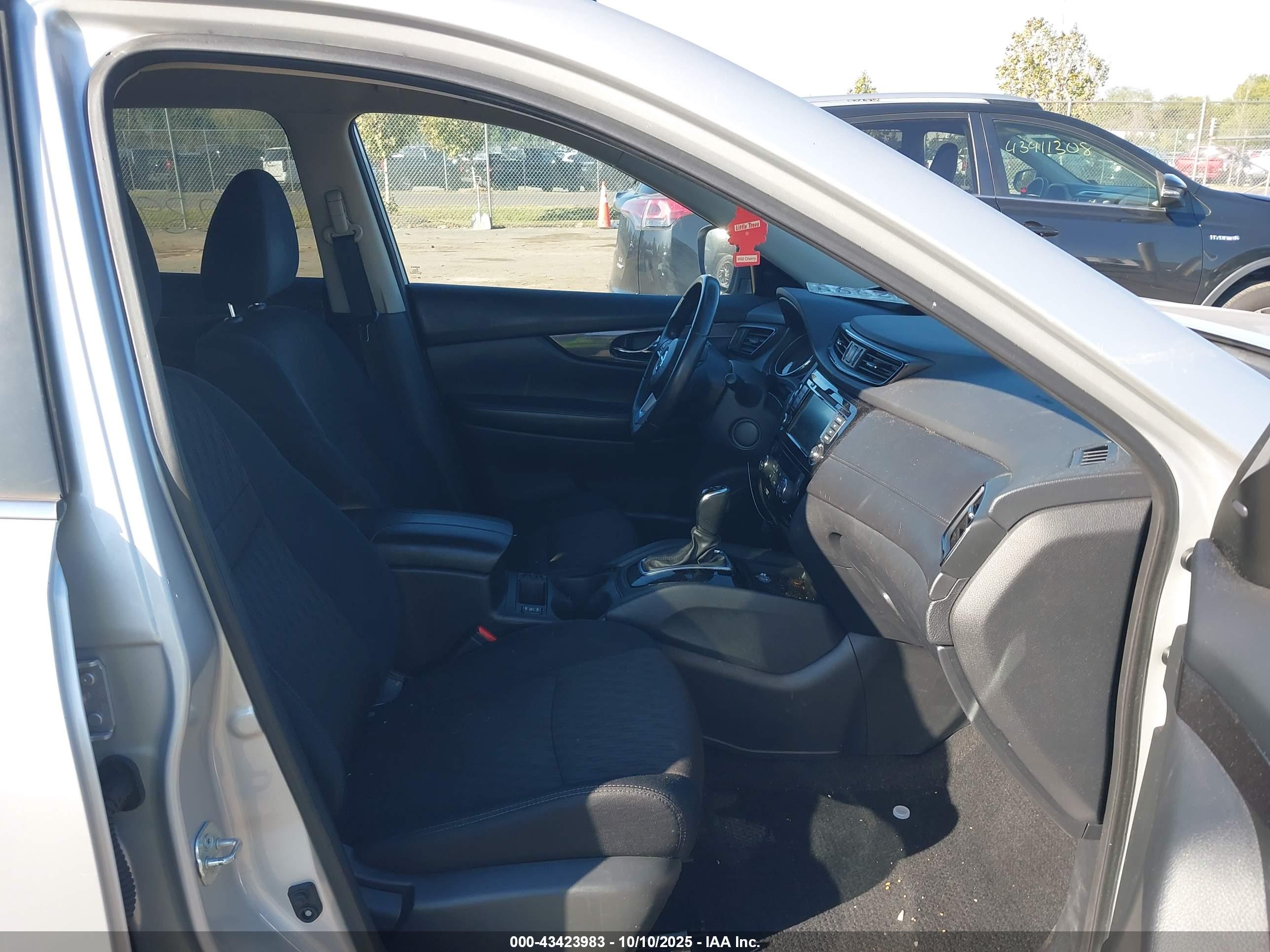 NISSAN ROGUE image 5