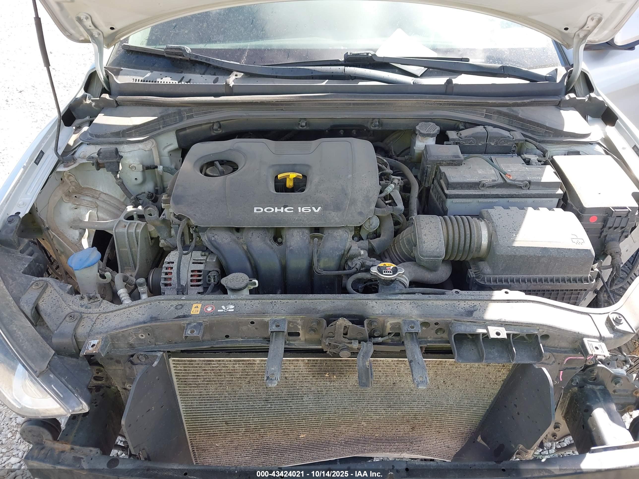 HYUNDAI ELANTRA image 10