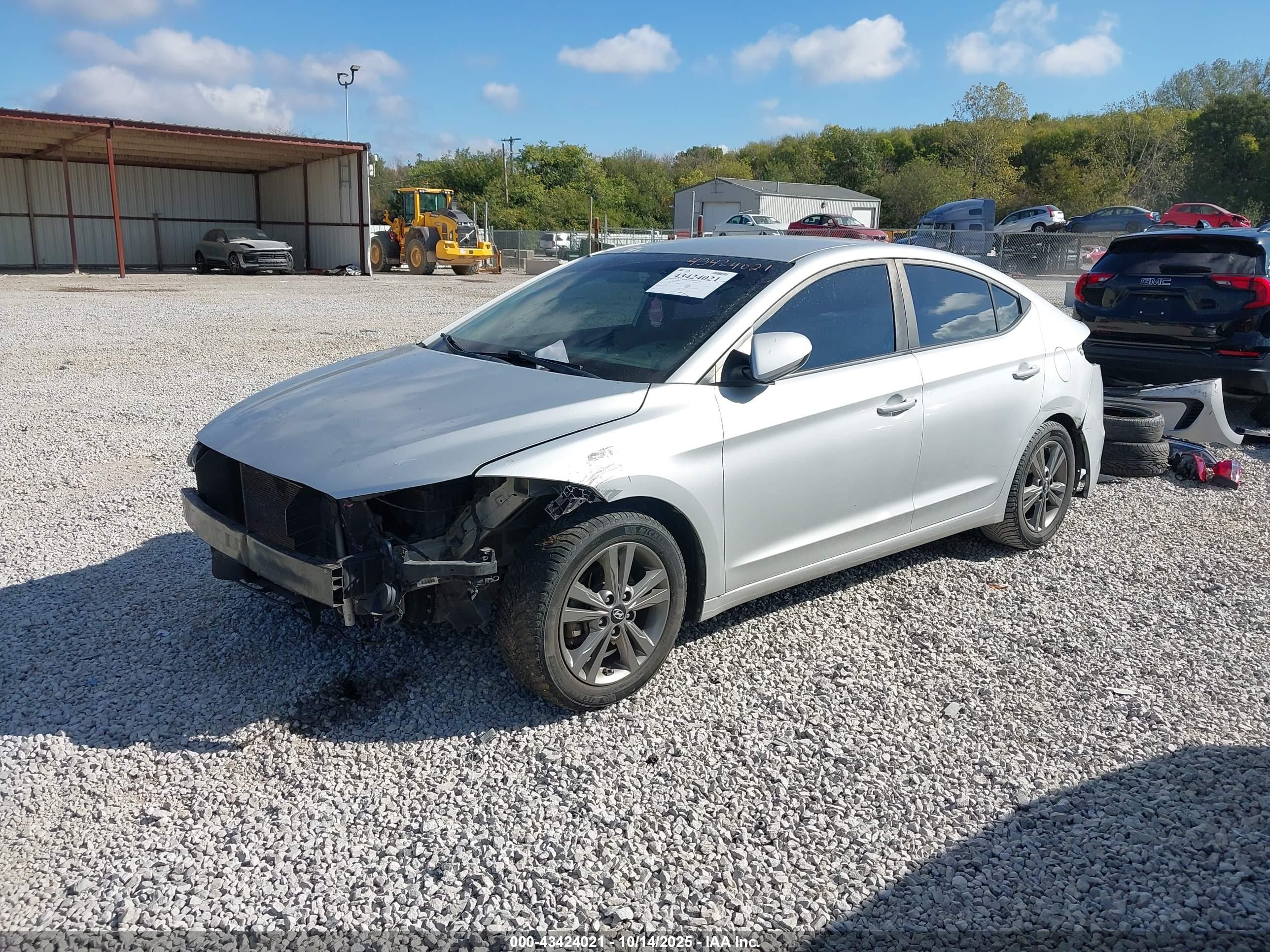 HYUNDAI ELANTRA image 2