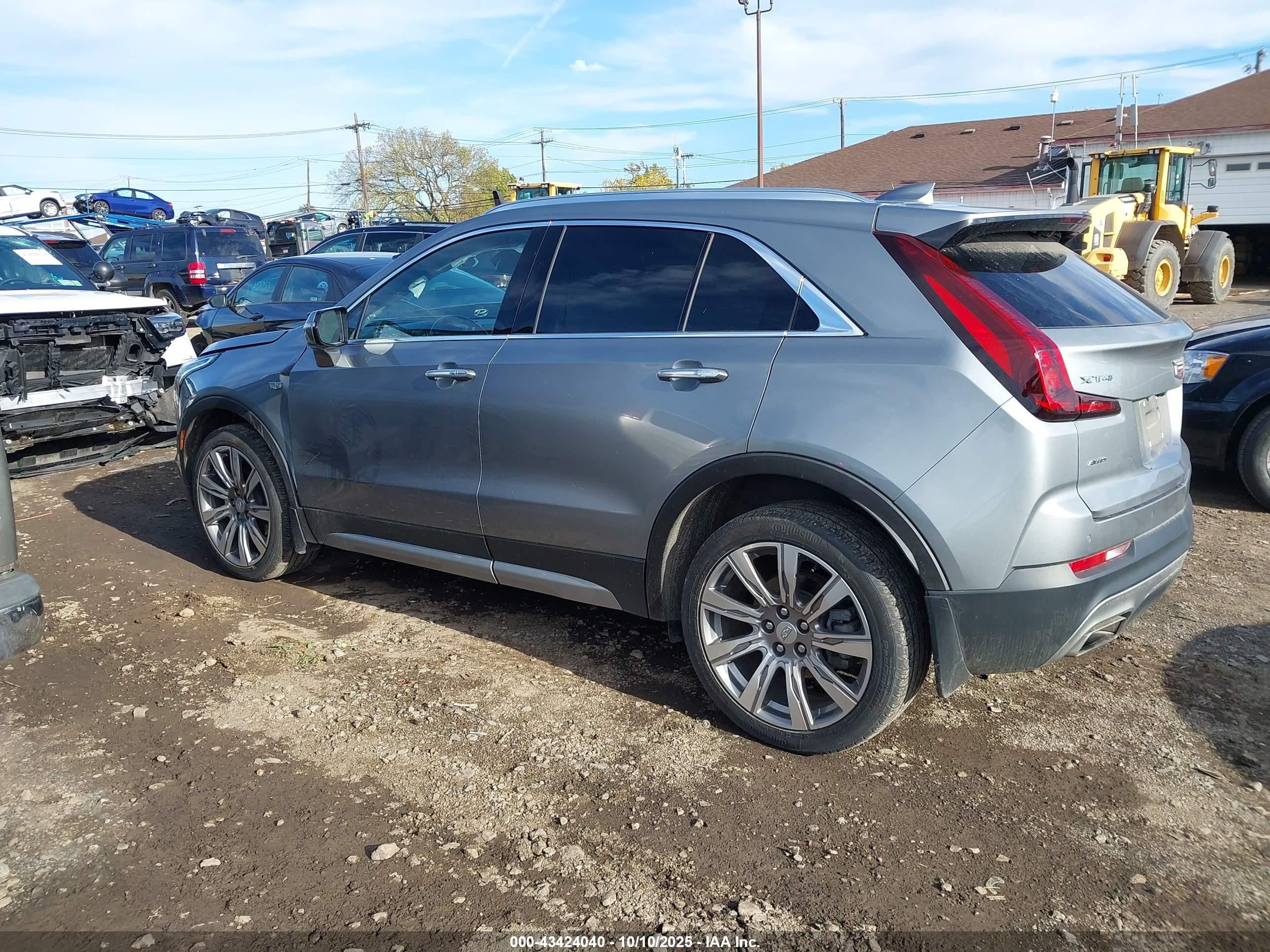 CADILLAC XT4 image 3