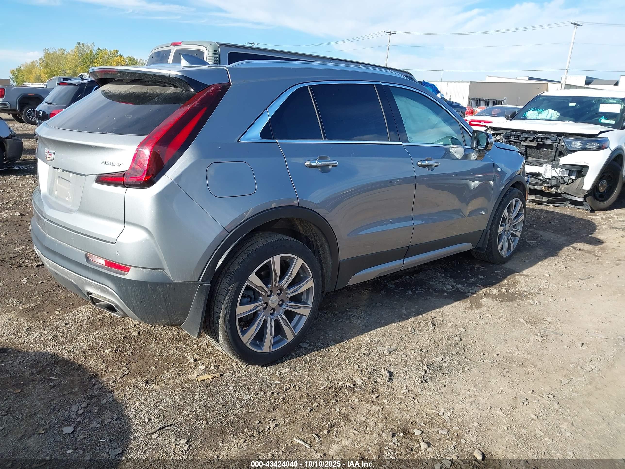CADILLAC XT4 image 4