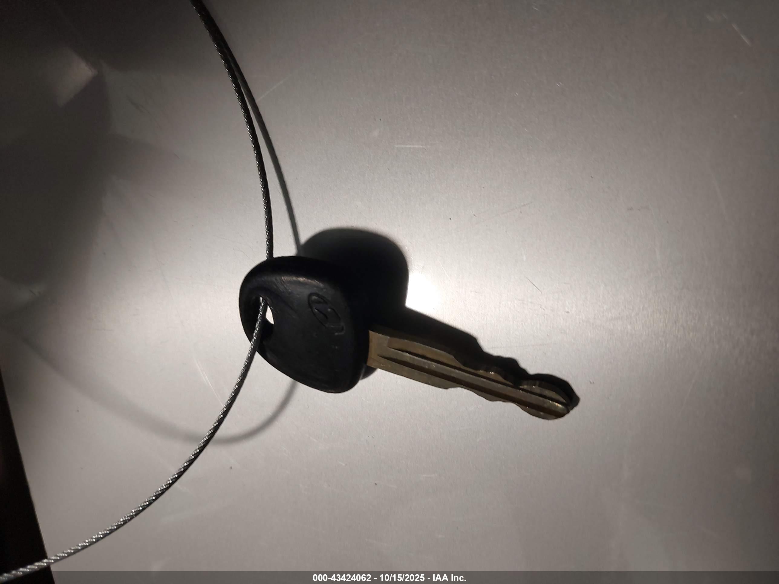 HYUNDAI ACCENT image 11