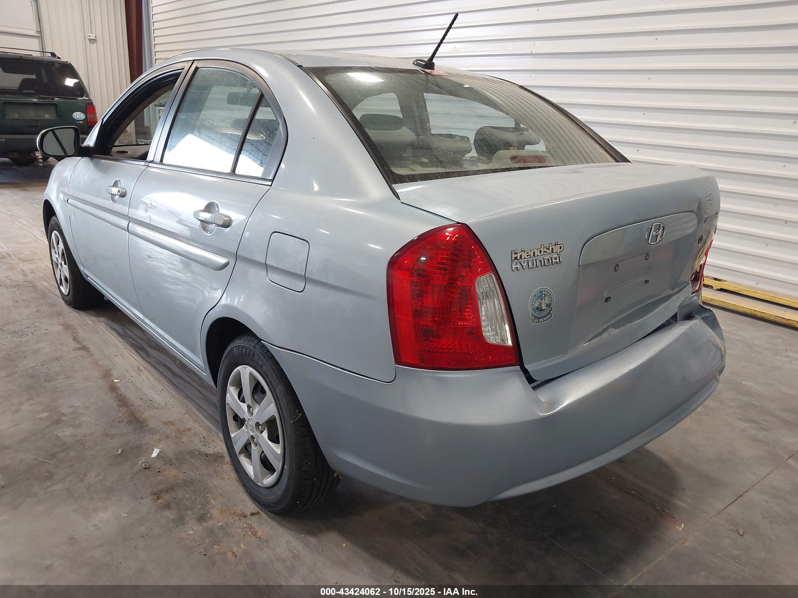 HYUNDAI ACCENT image 3