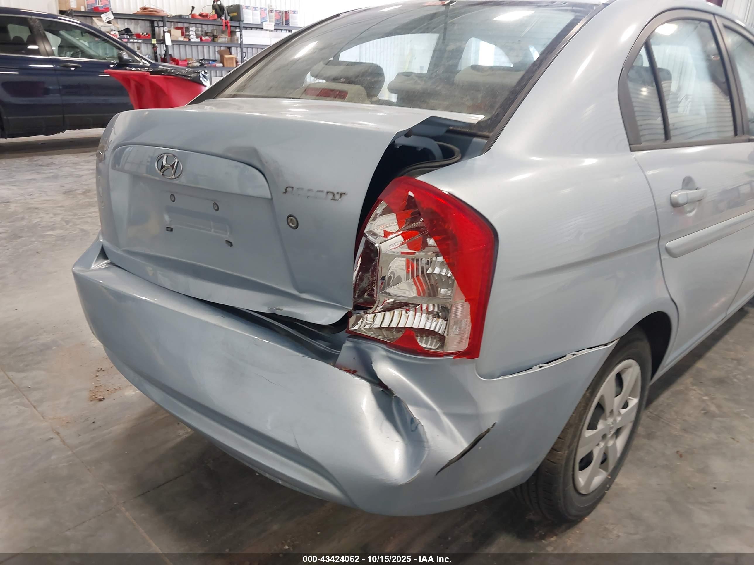 HYUNDAI ACCENT image 6