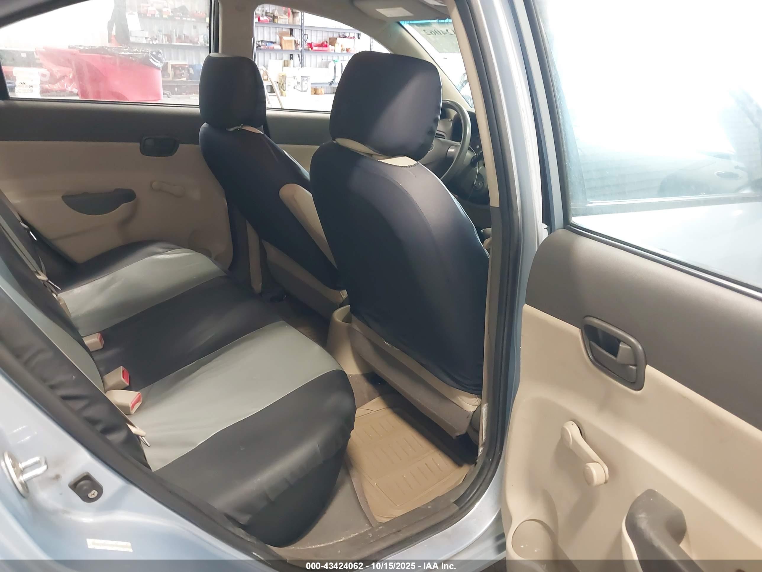 HYUNDAI ACCENT image 8