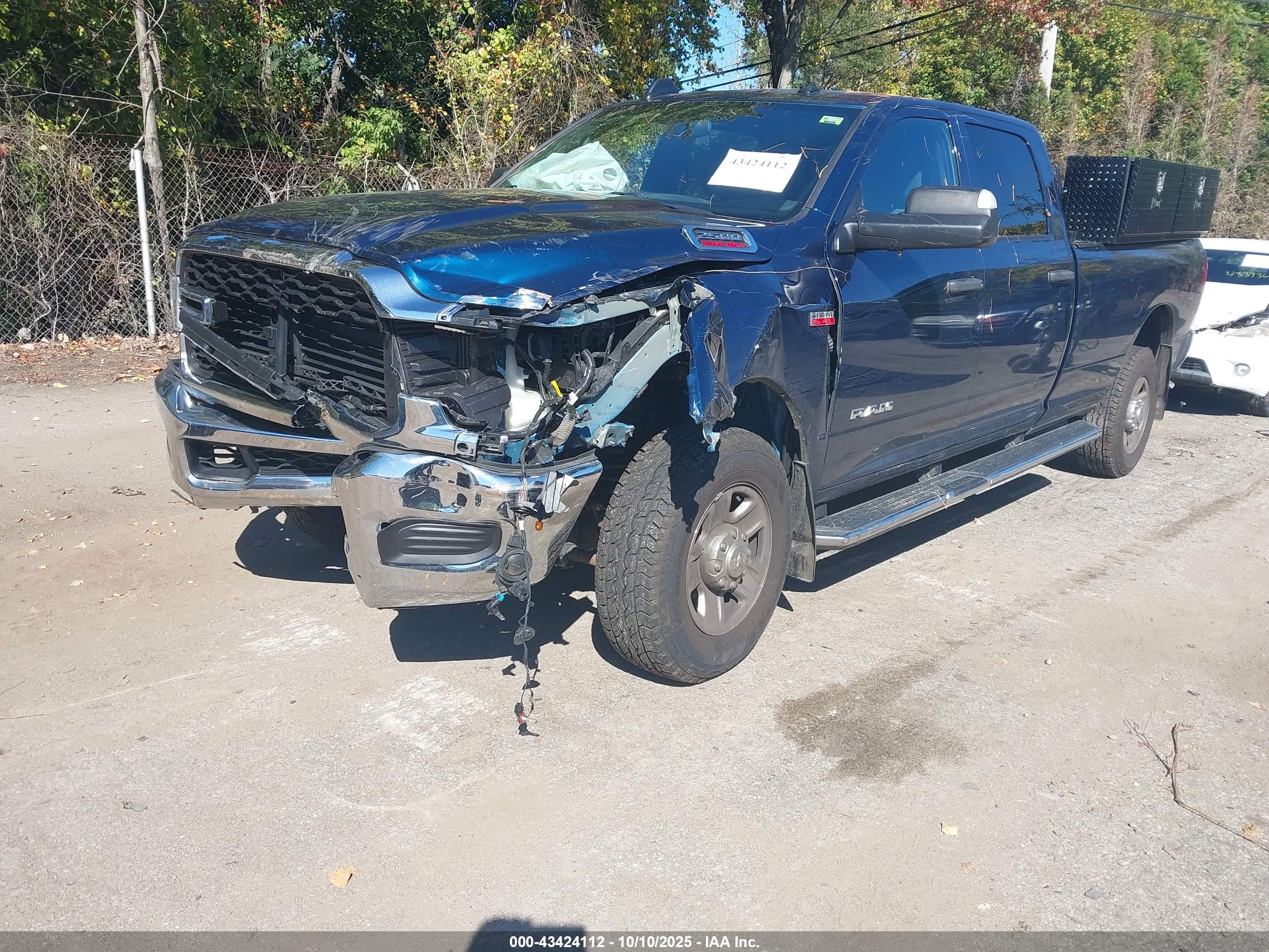 RAM 2500 image 2