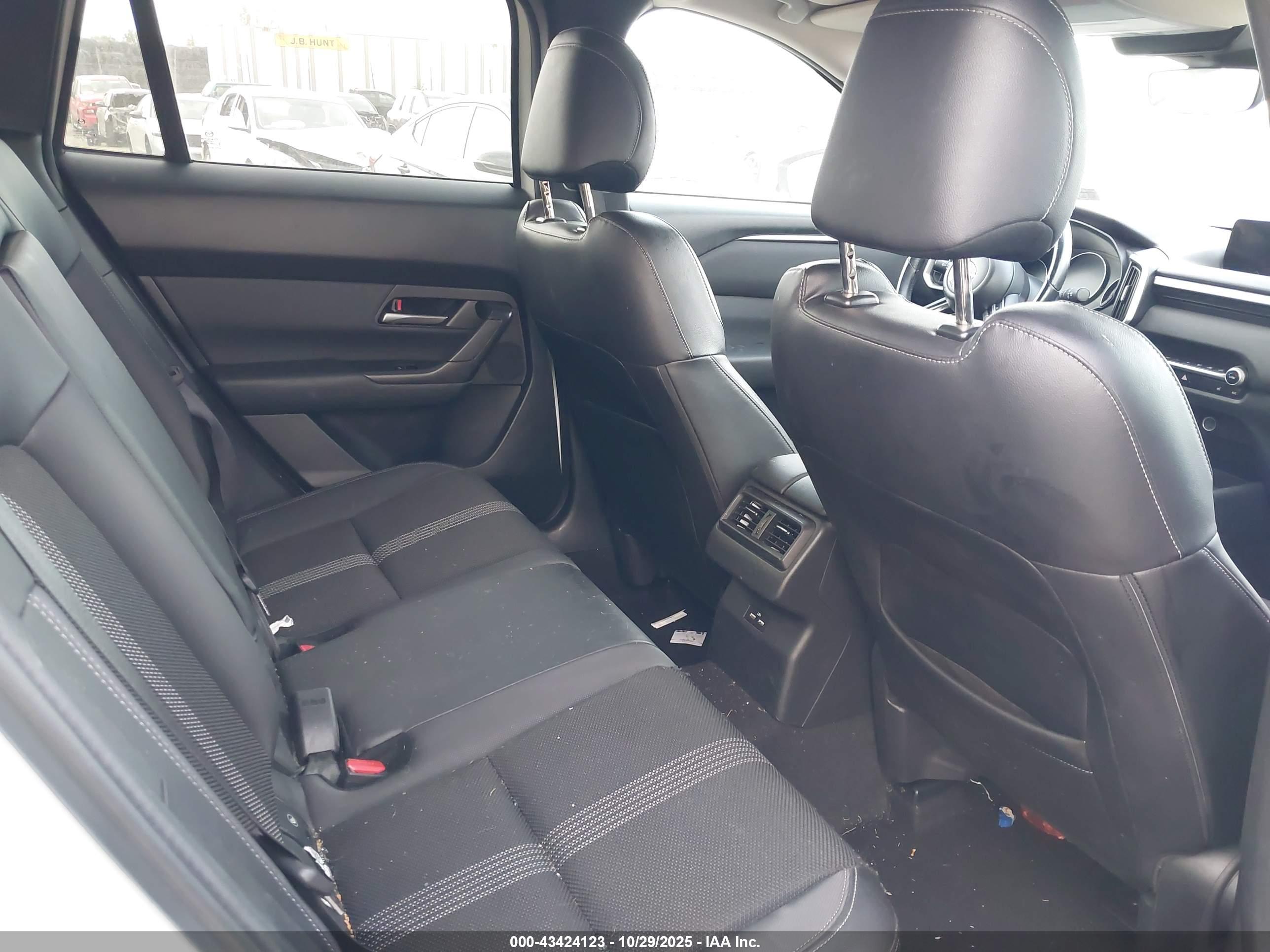 MAZDA CX-50 image 8