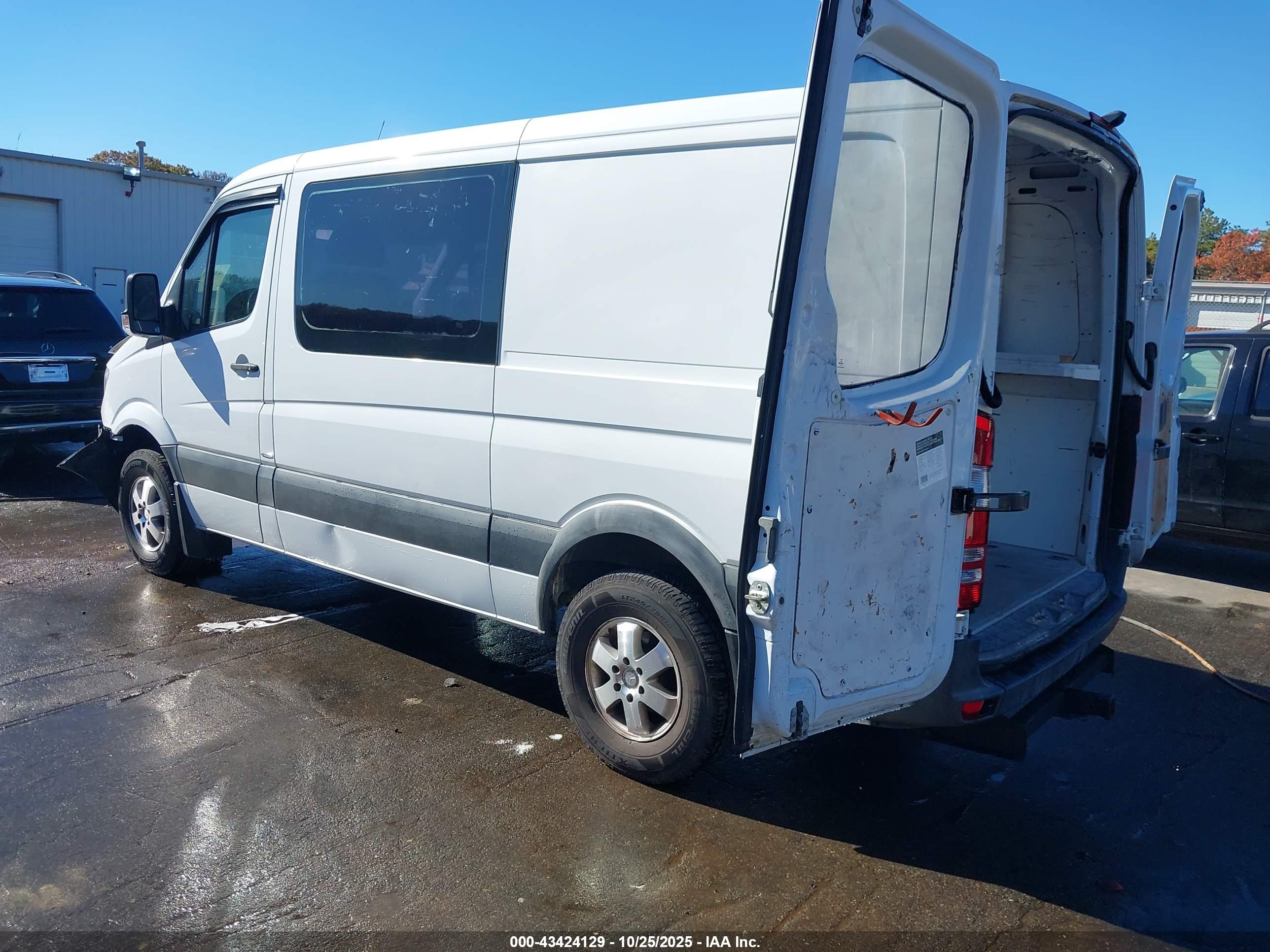 MERCEDES-BENZ SPRINTER image 3