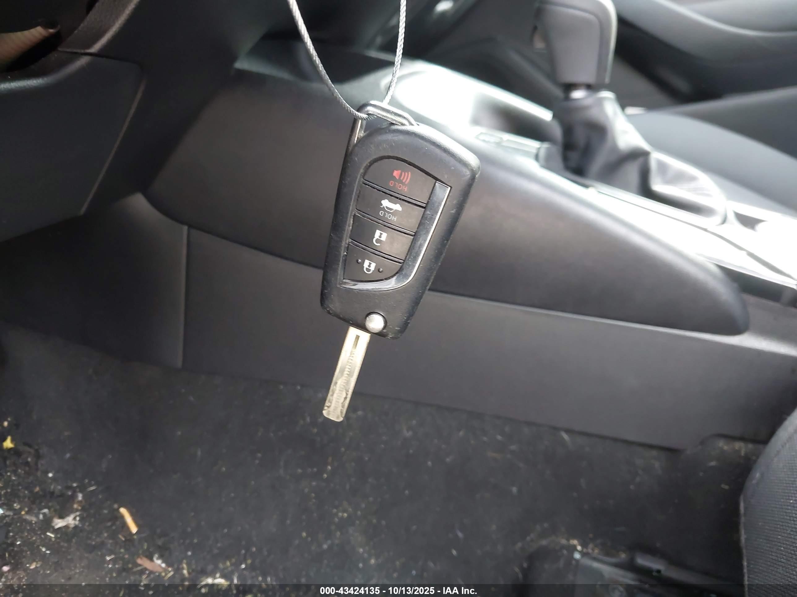 TOYOTA COROLLA image 11