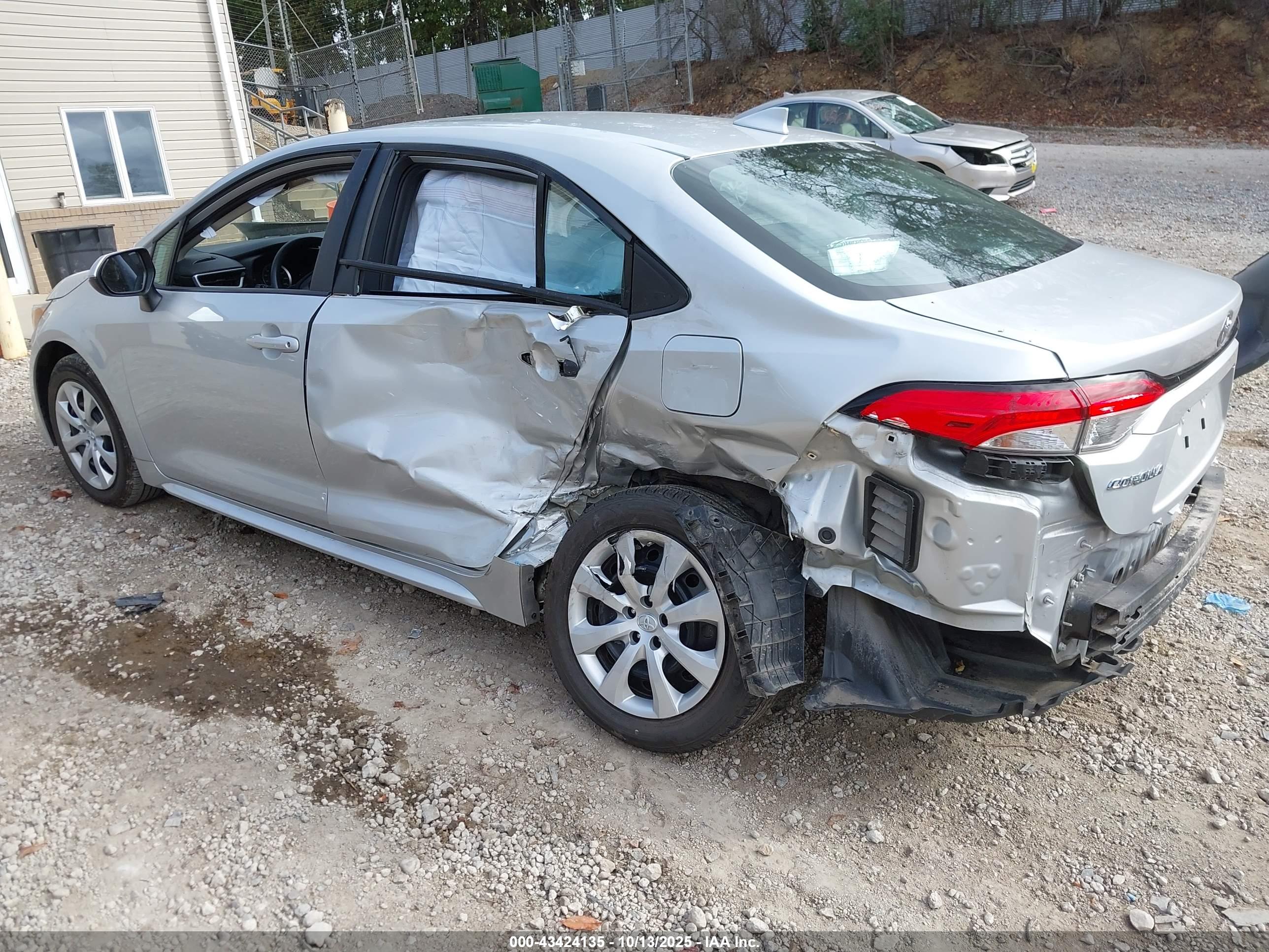 TOYOTA COROLLA image 3