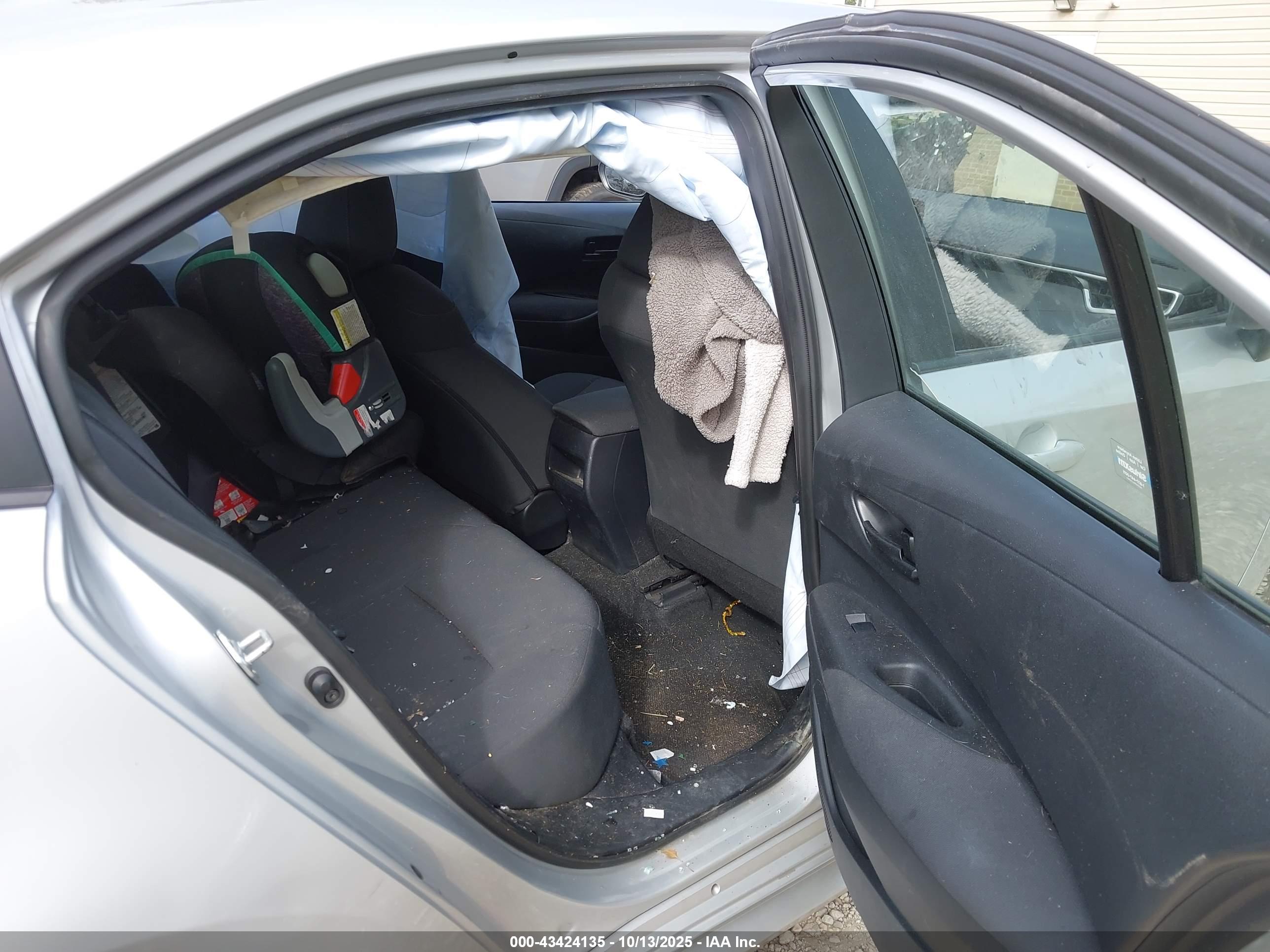 TOYOTA COROLLA image 8