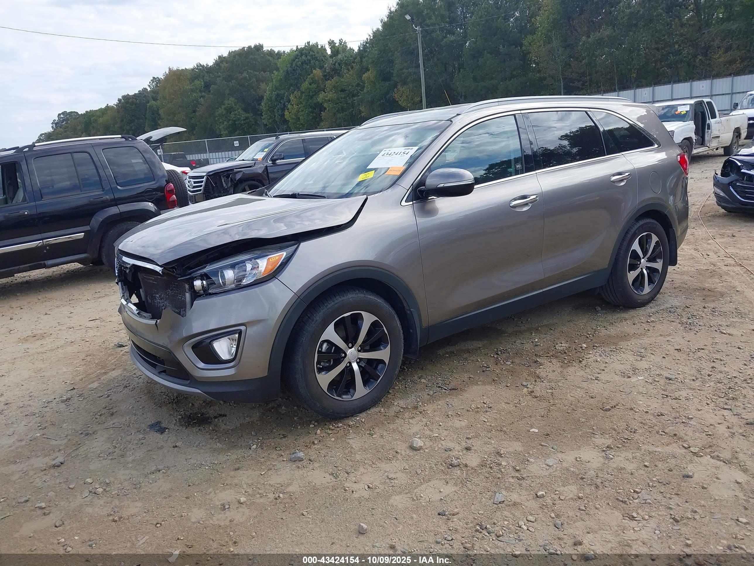 KIA SORENTO image 2
