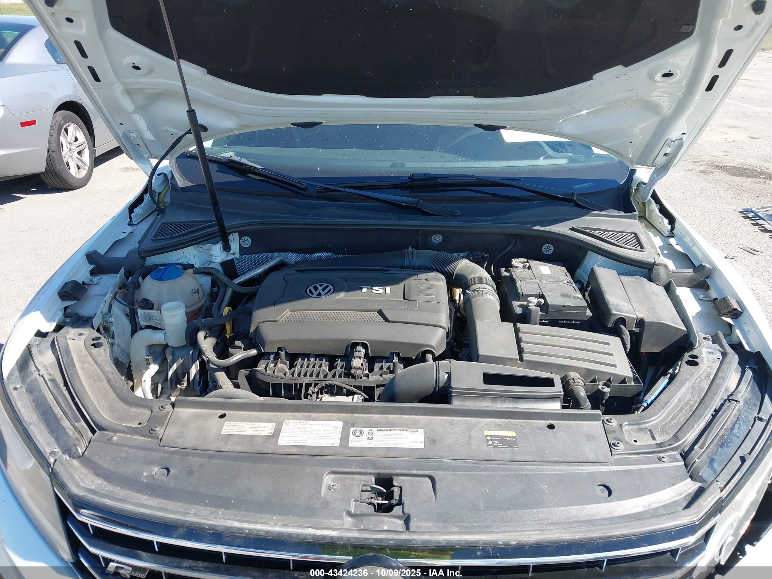 VOLKSWAGEN PASSAT image 10