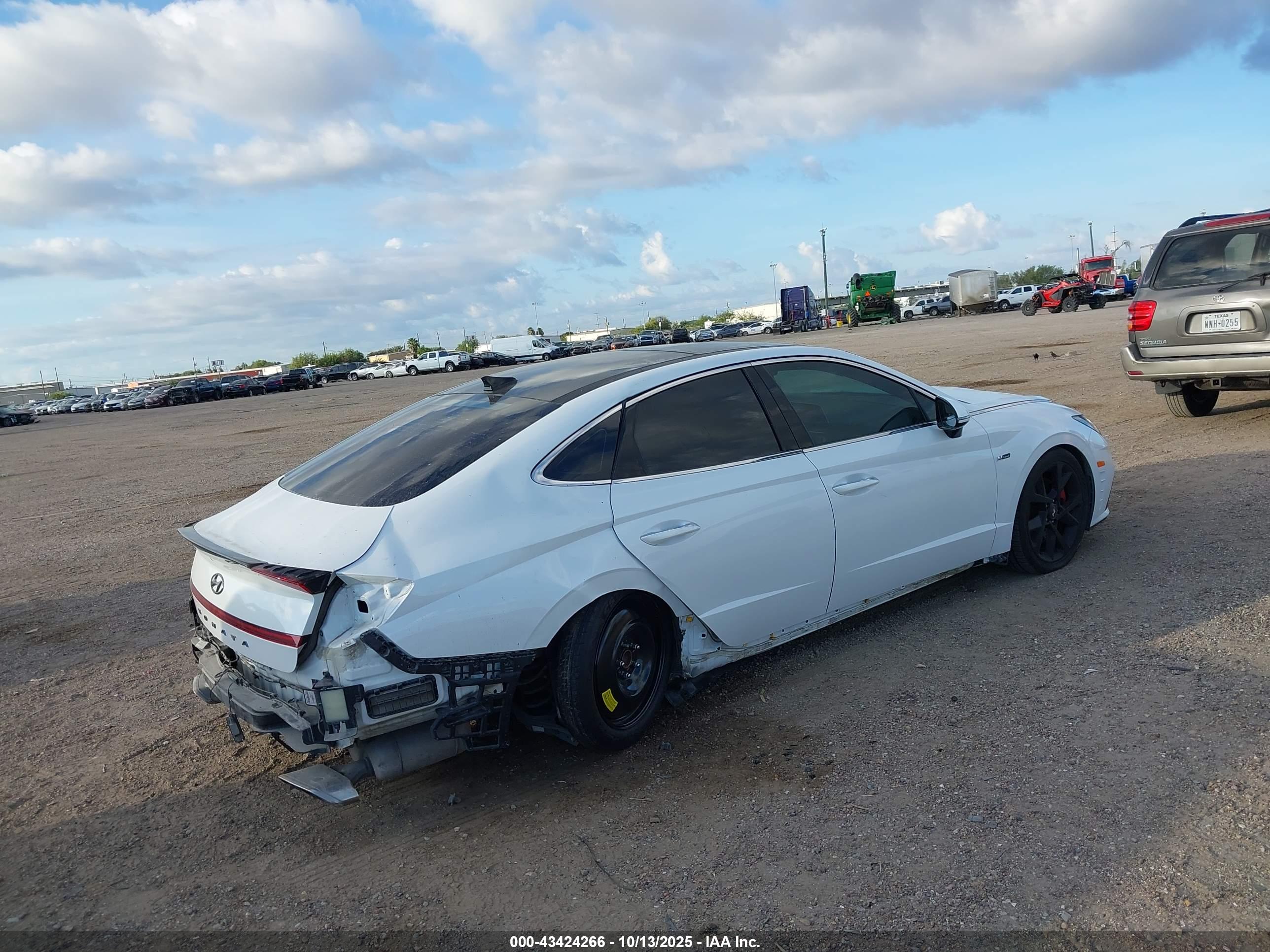 HYUNDAI SONATA image 4