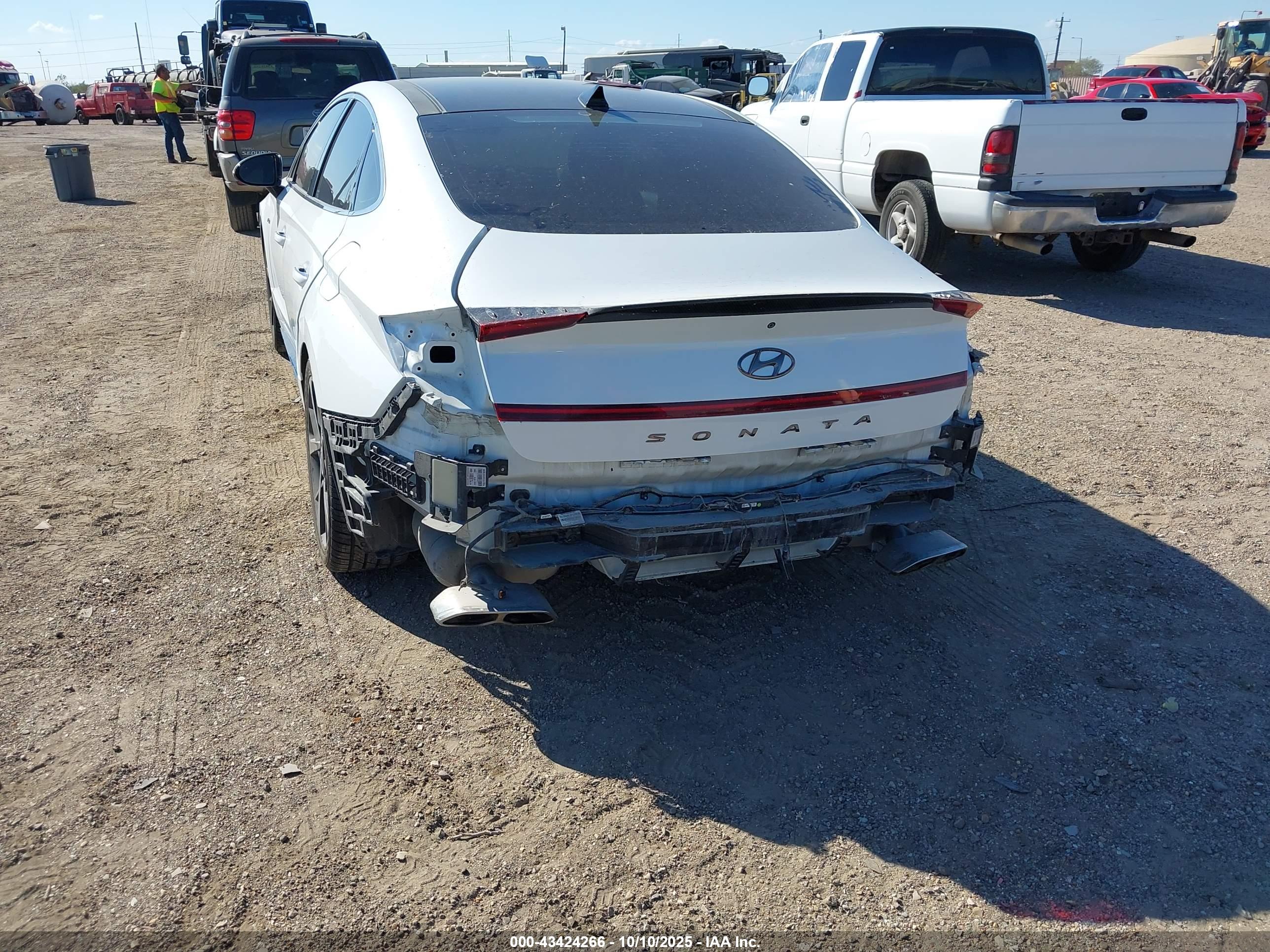 HYUNDAI SONATA image 6