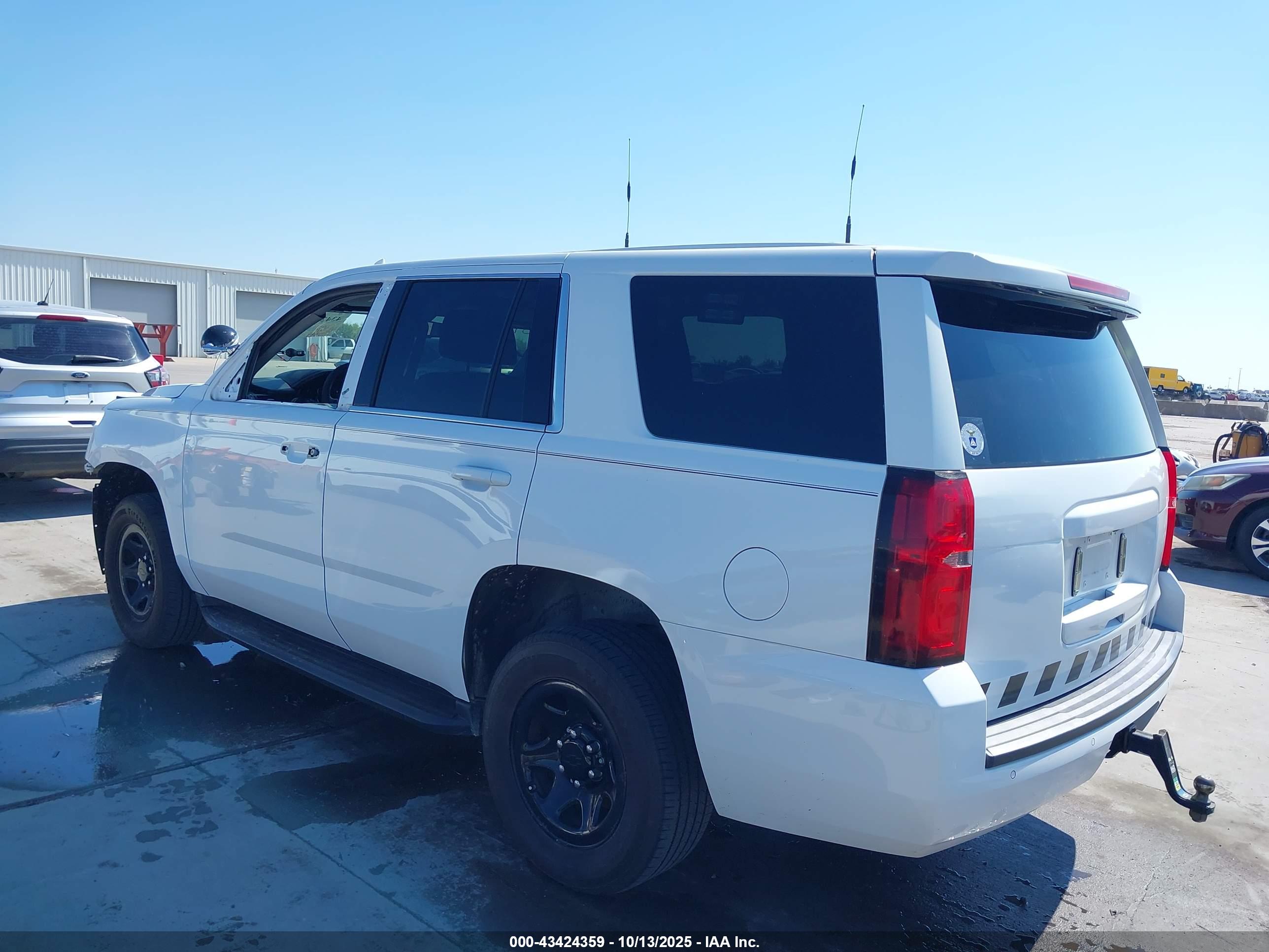 CHEVROLET TAHOE image 3