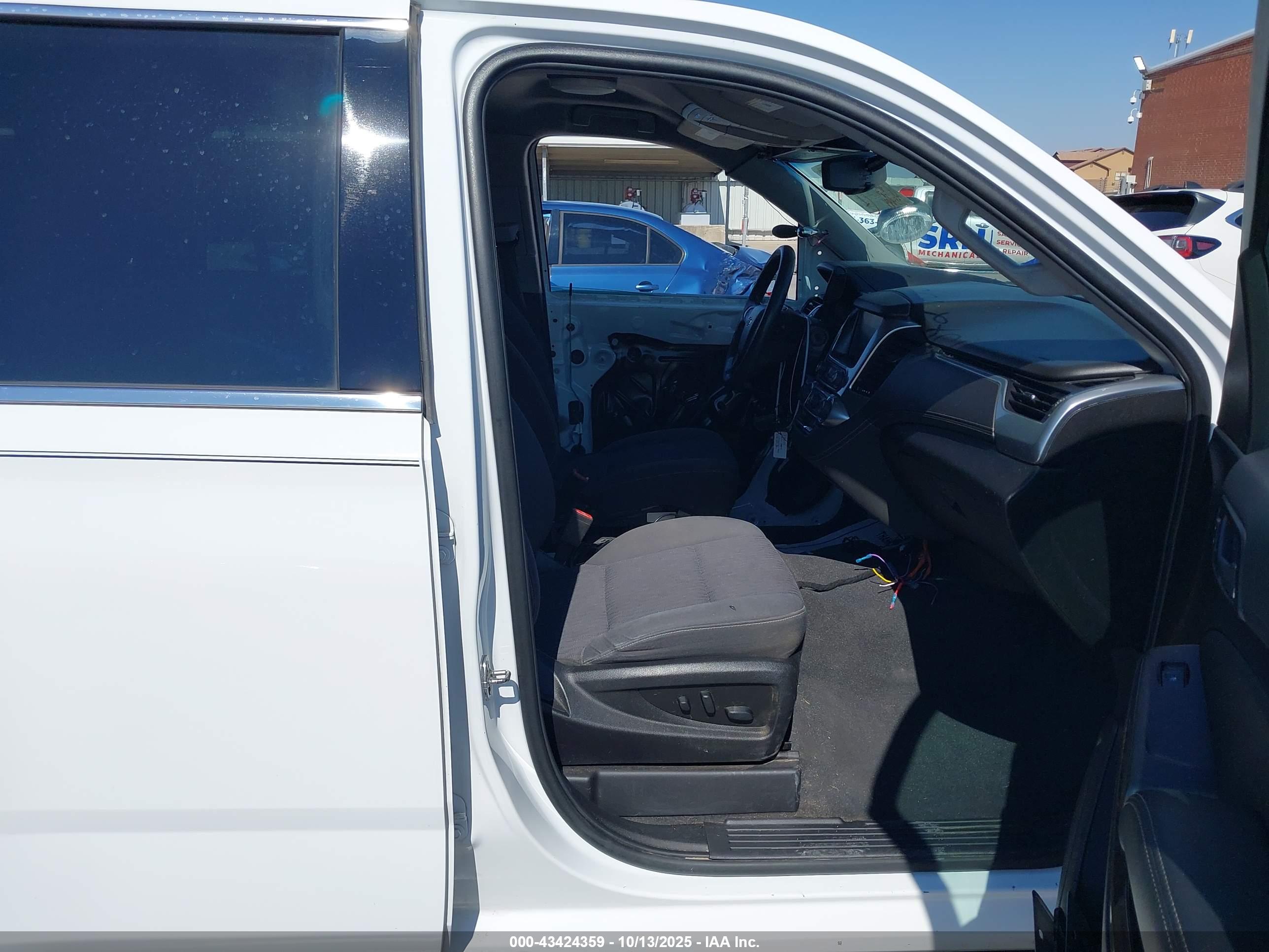 CHEVROLET TAHOE image 5