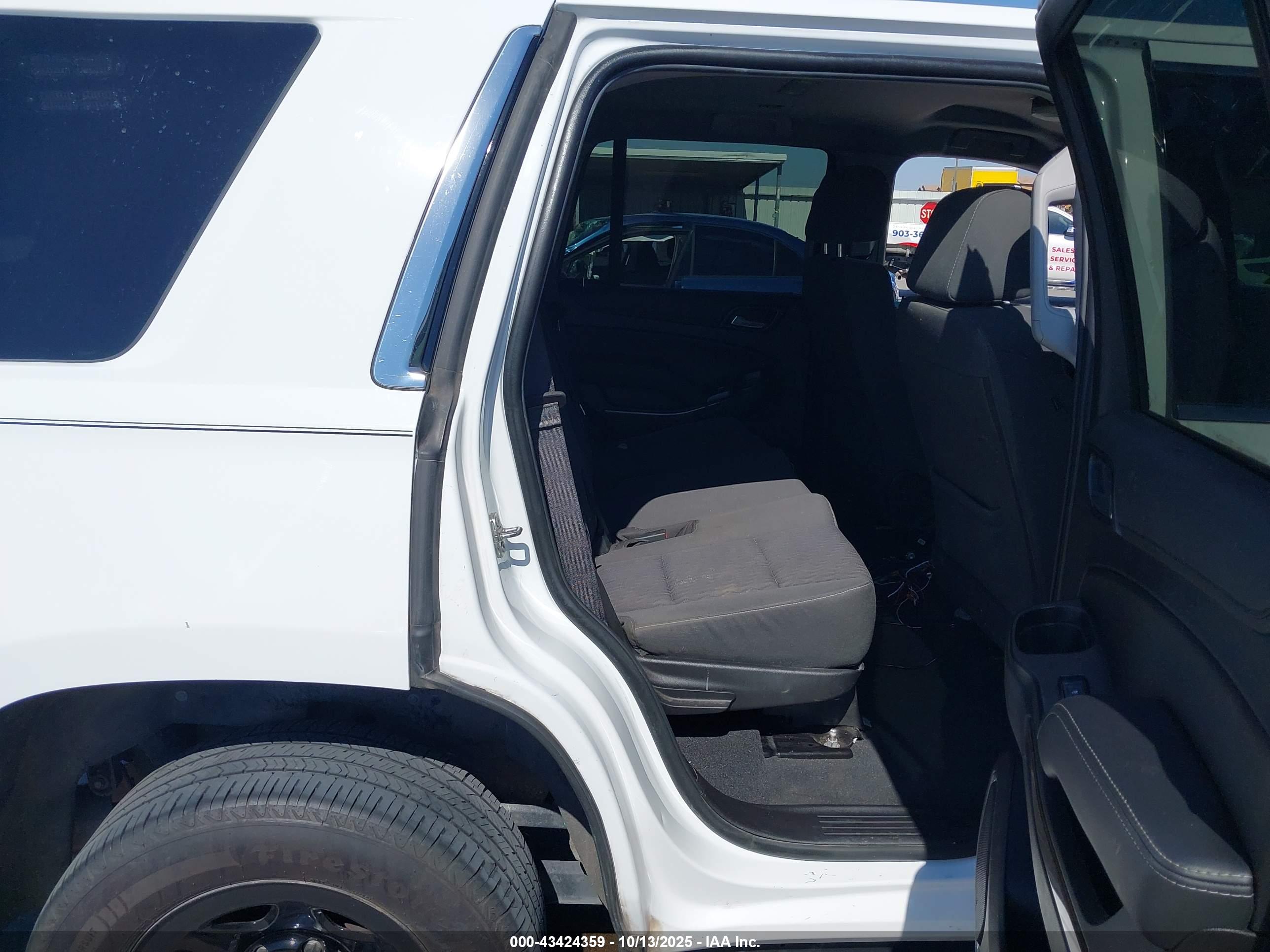 CHEVROLET TAHOE image 8