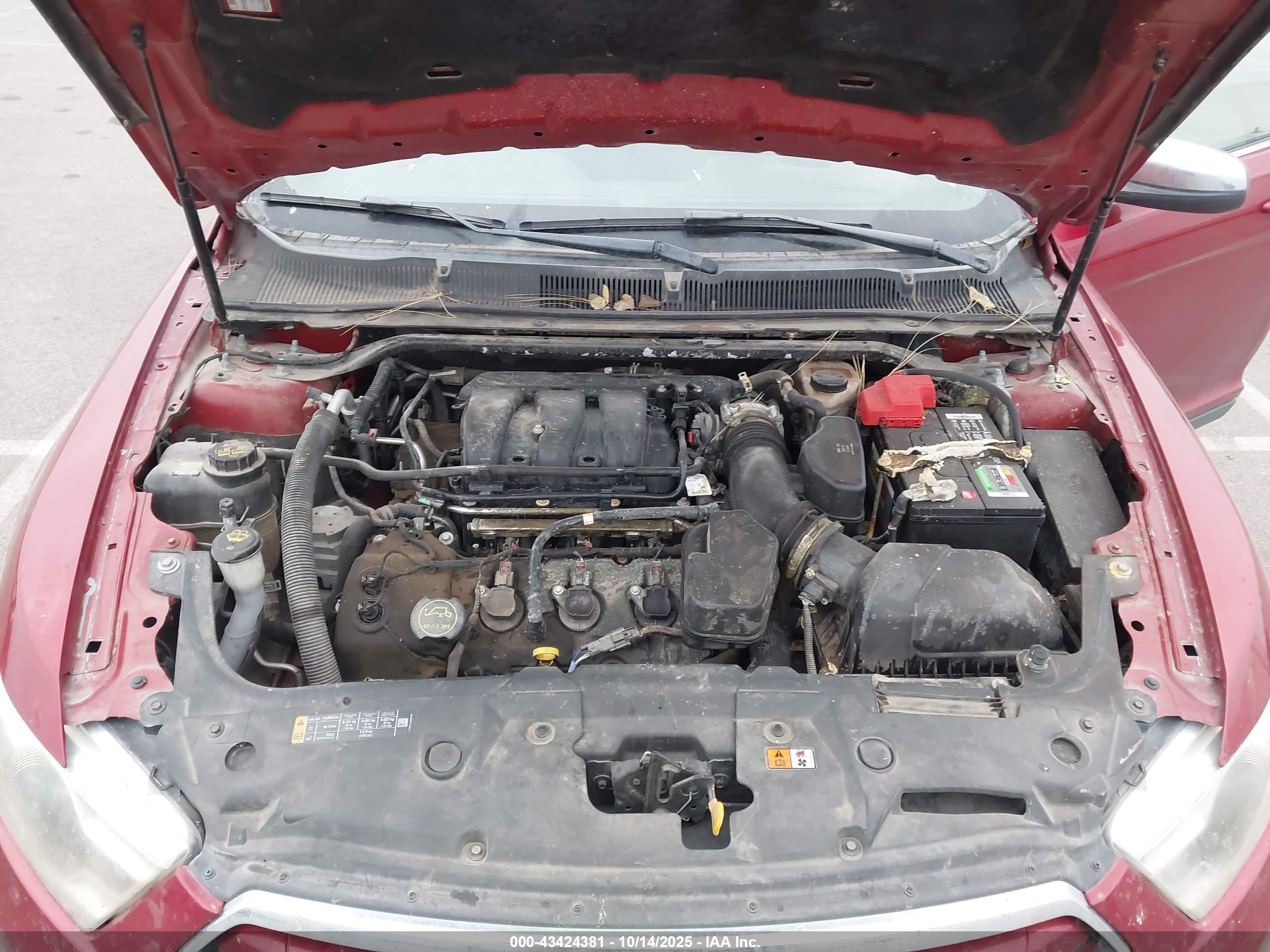 FORD TAURUS image 10