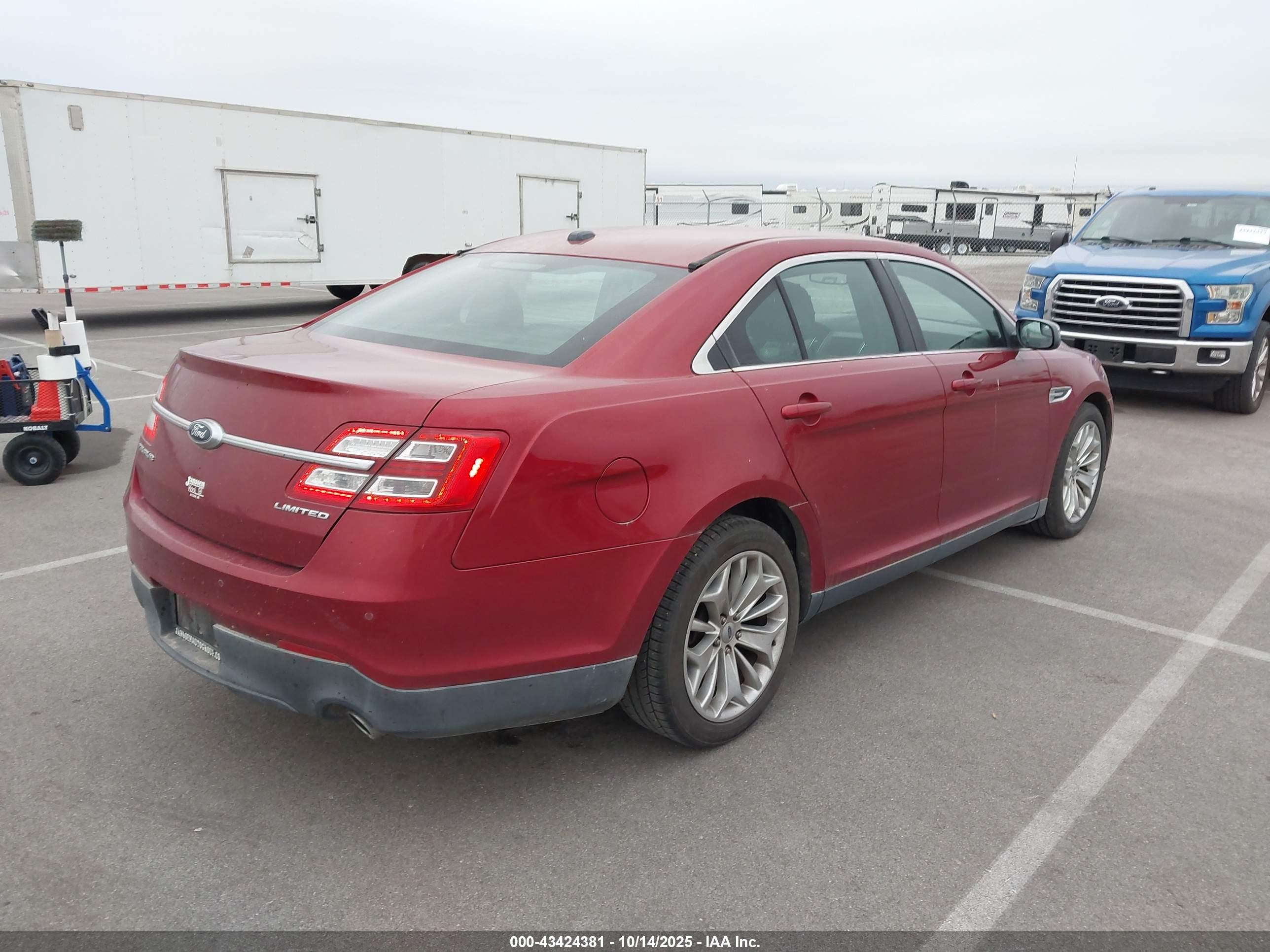FORD TAURUS image 4