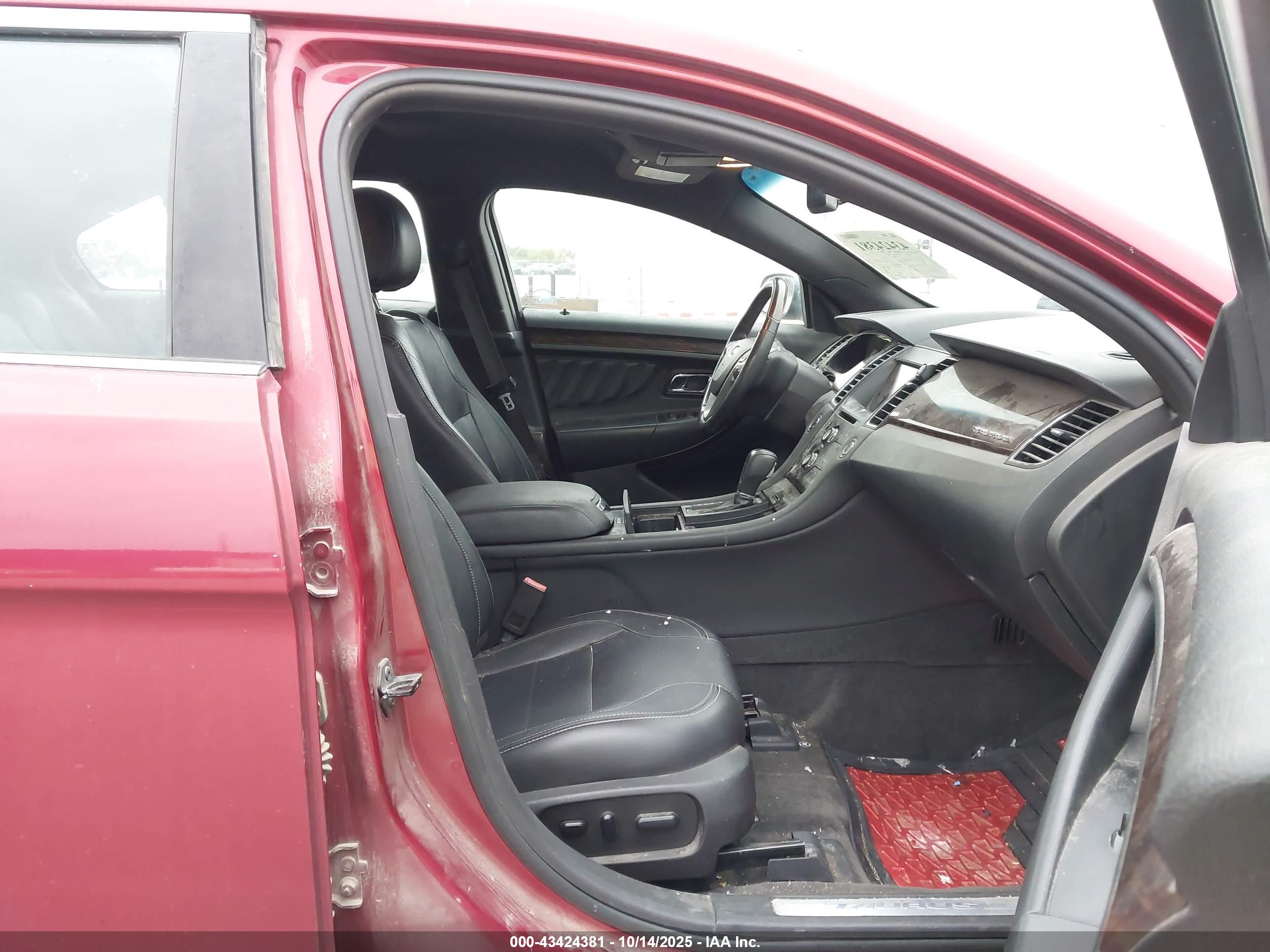 FORD TAURUS image 5