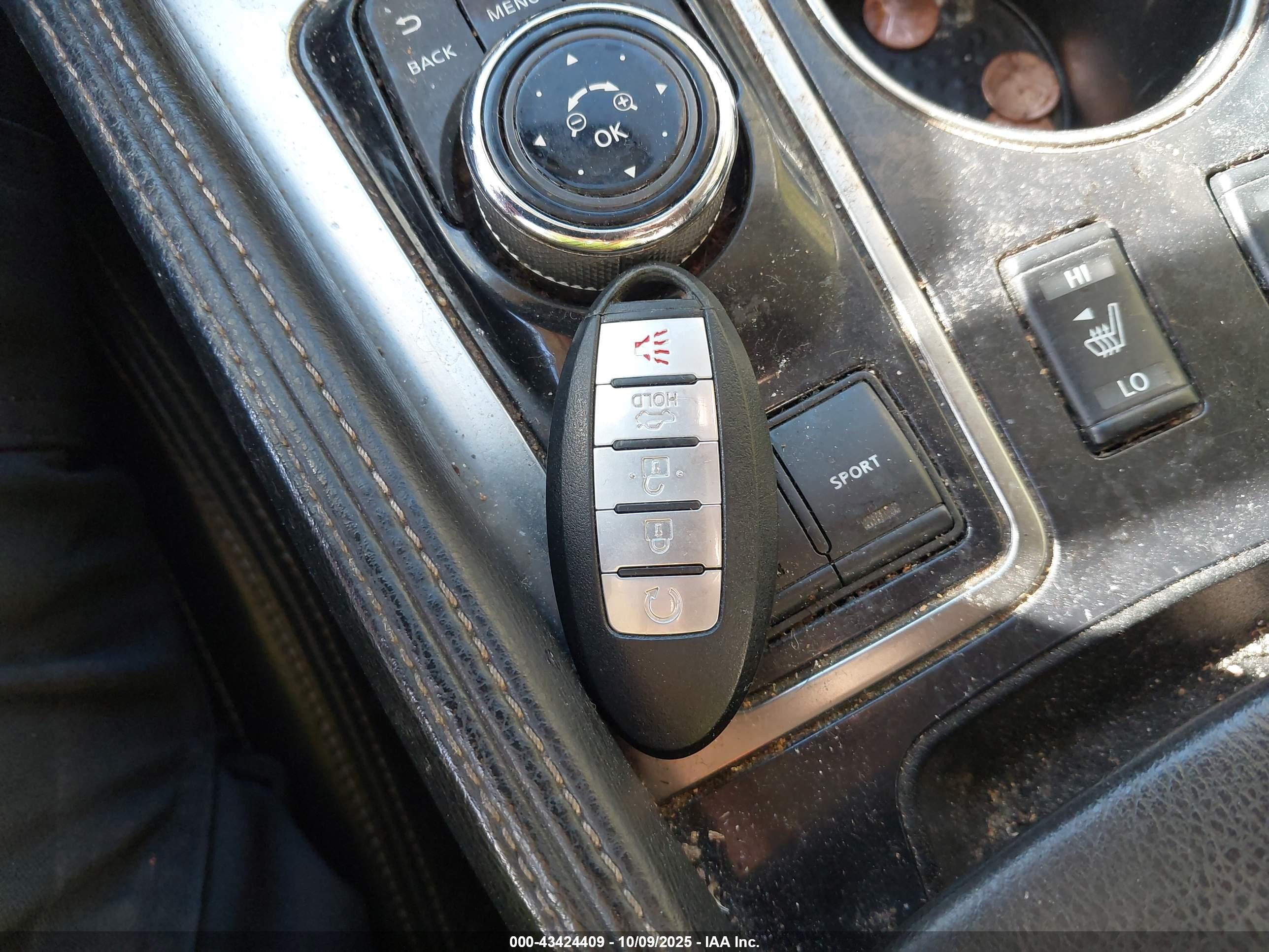 NISSAN MAXIMA image 11