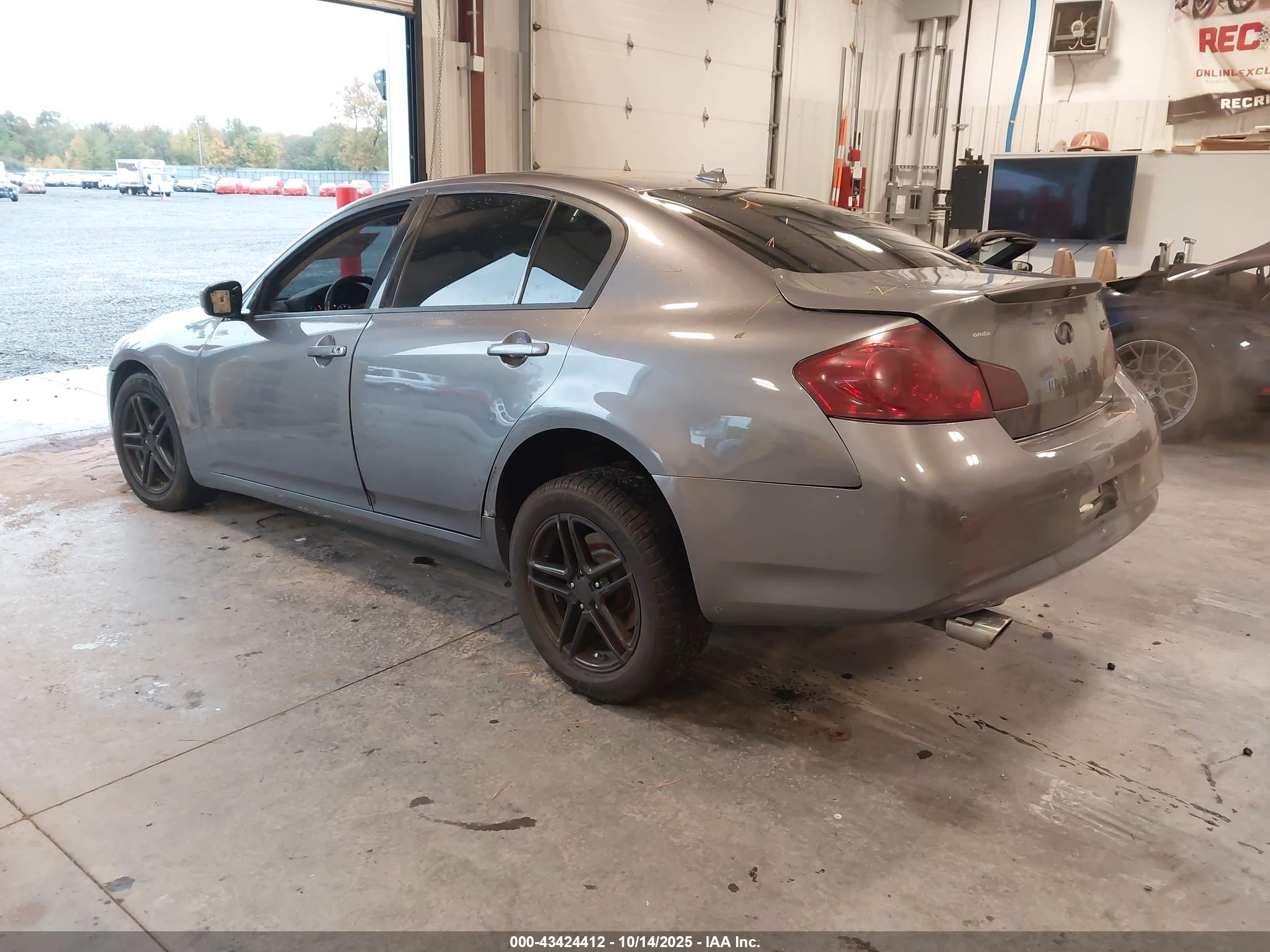 INFINITI G37X image 3