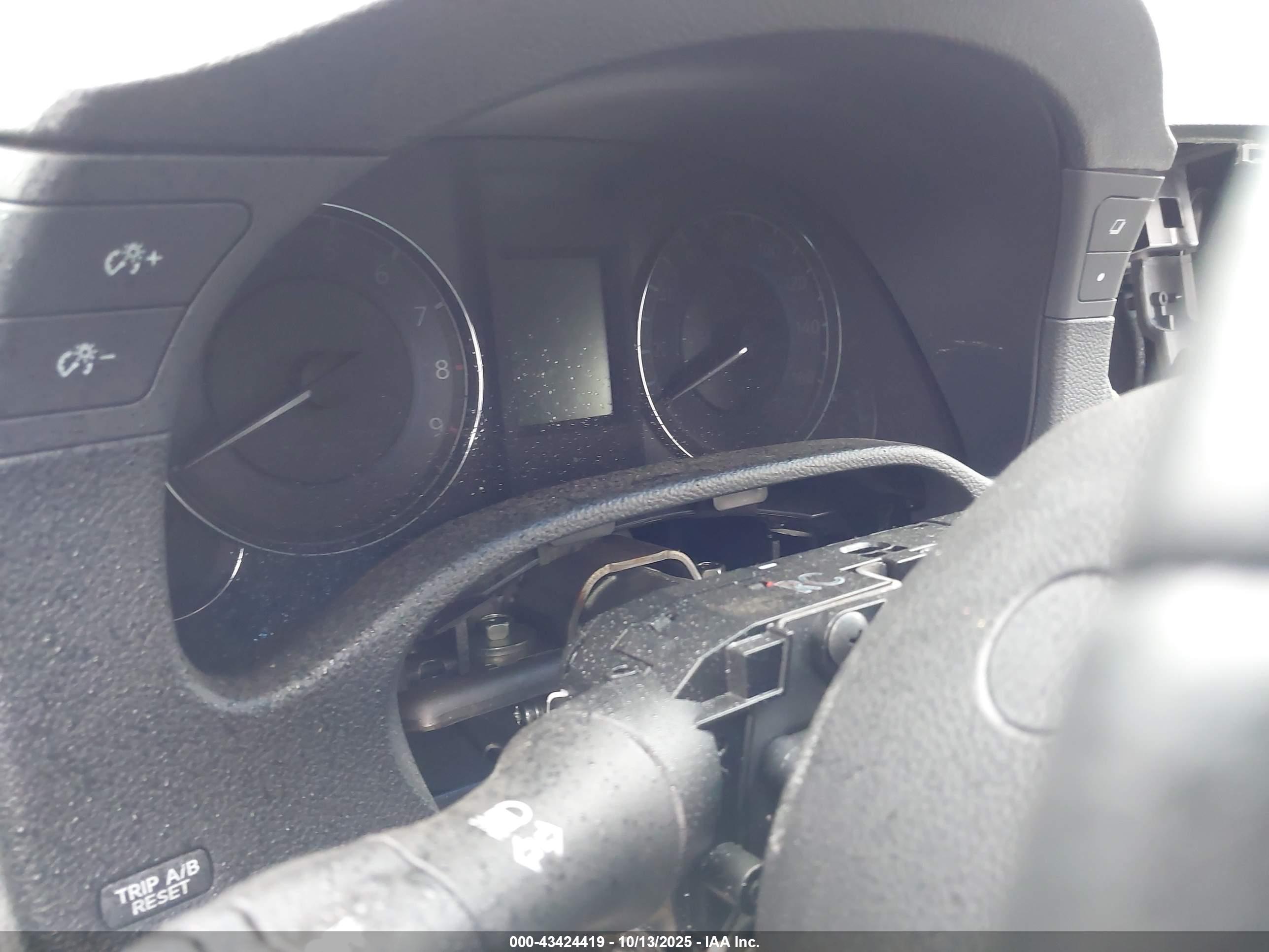 INFINITI G37 image 7