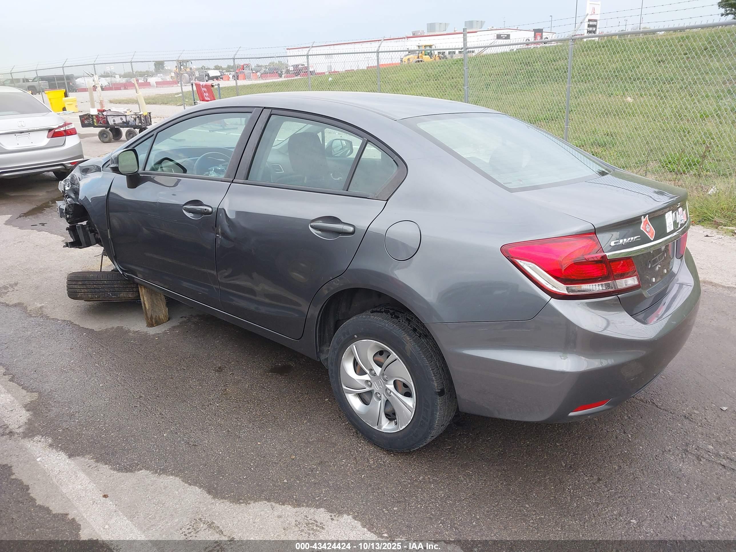 HONDA CIVIC image 3