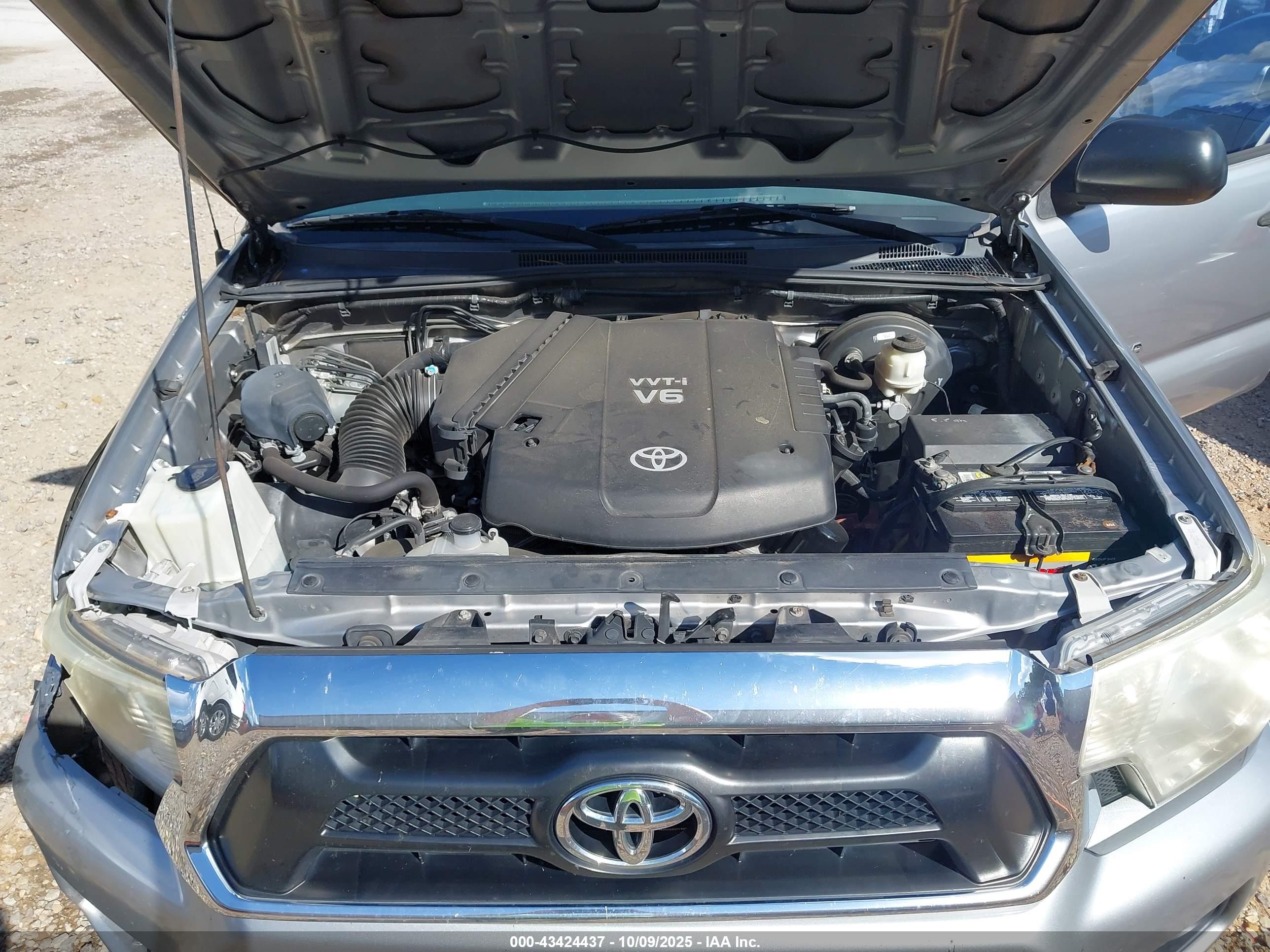 TOYOTA TACOMA image 10