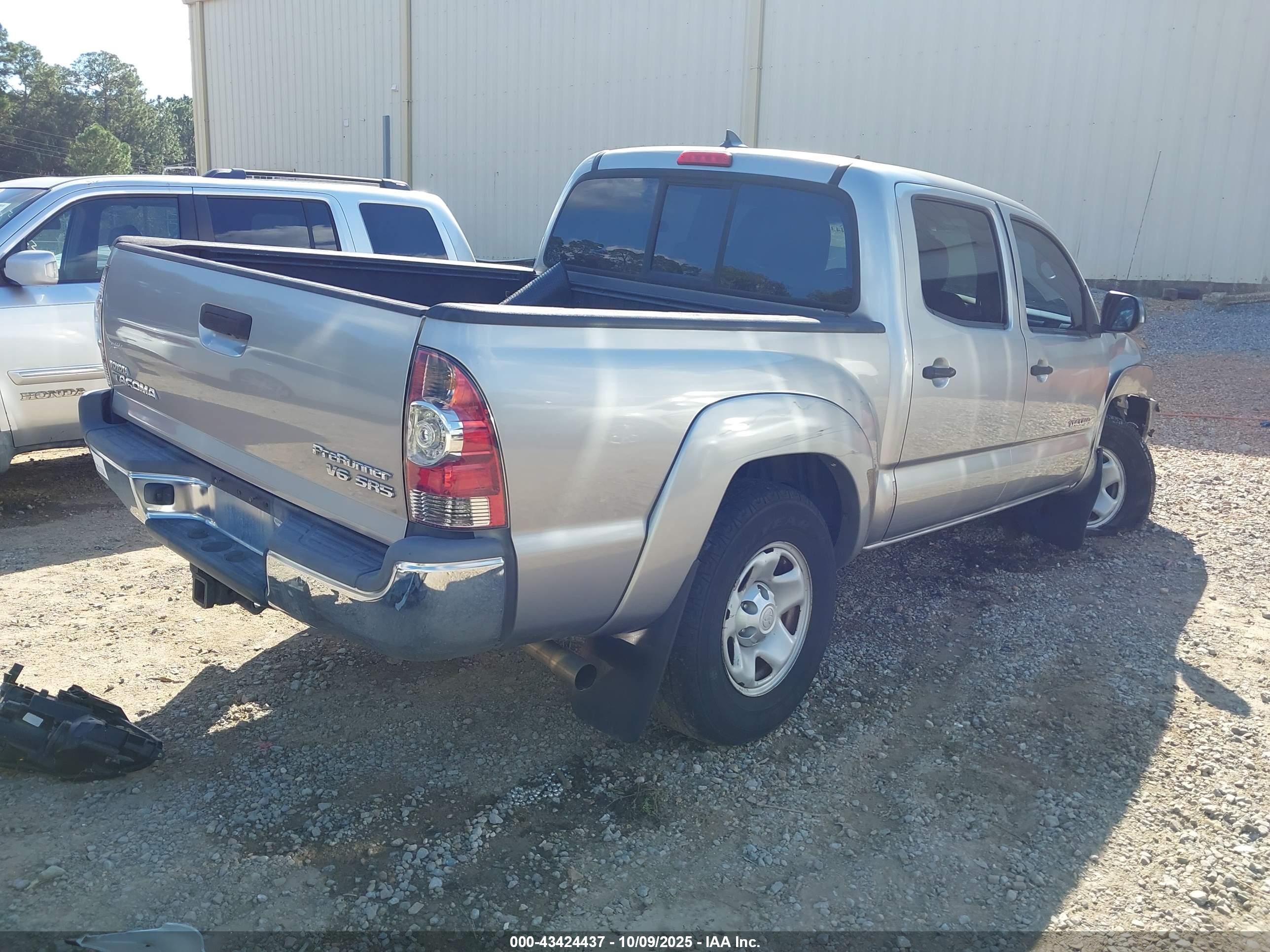 TOYOTA TACOMA image 4