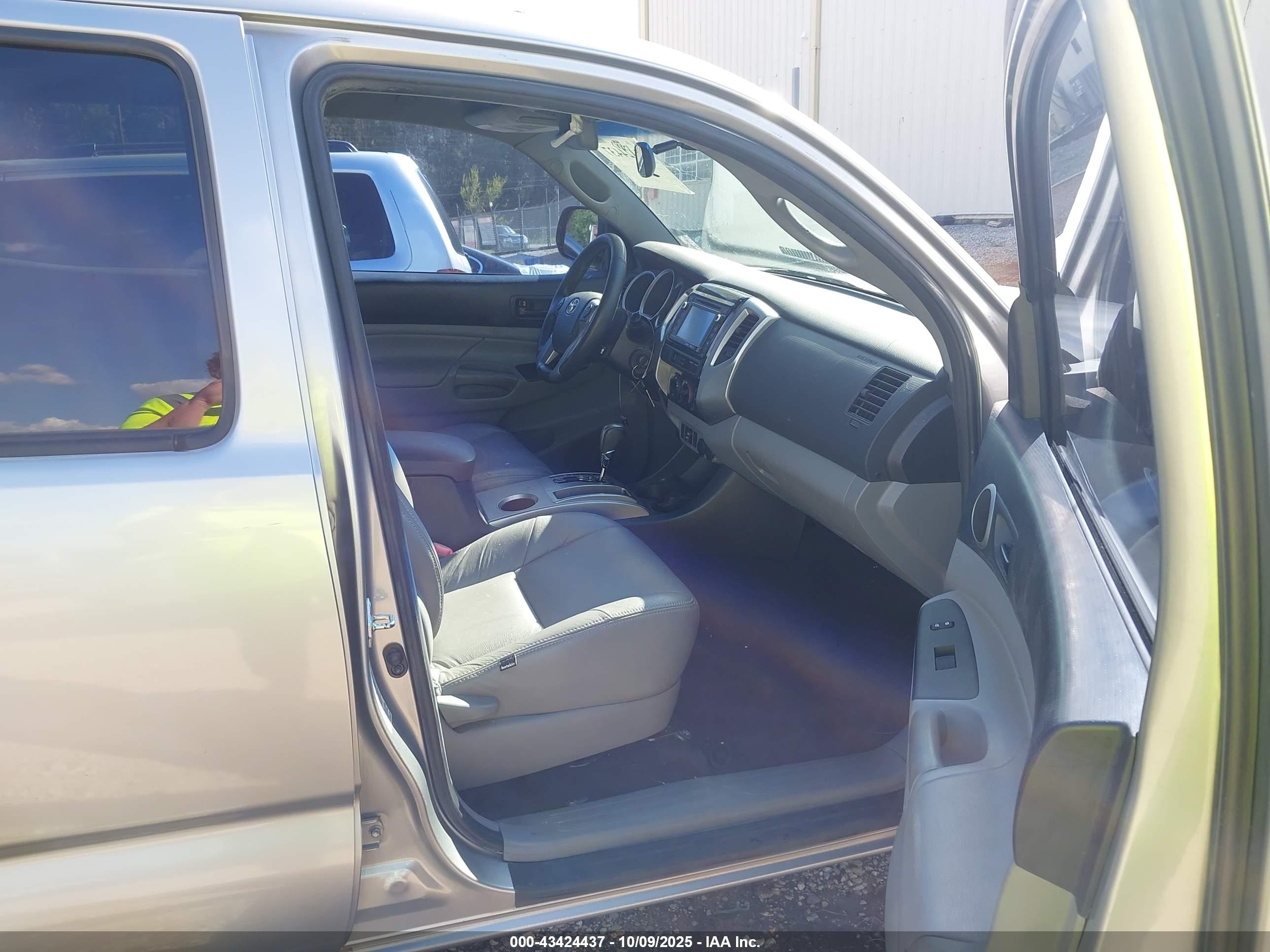 TOYOTA TACOMA image 5