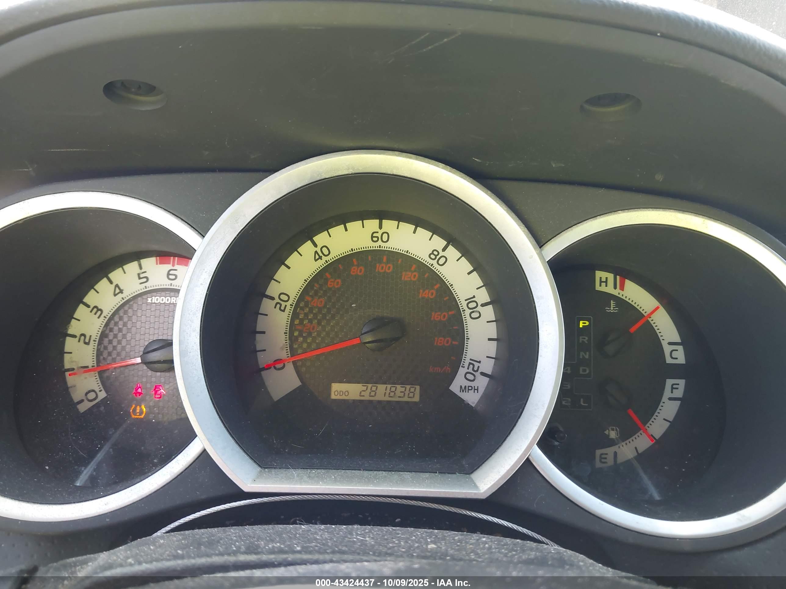 TOYOTA TACOMA image 7