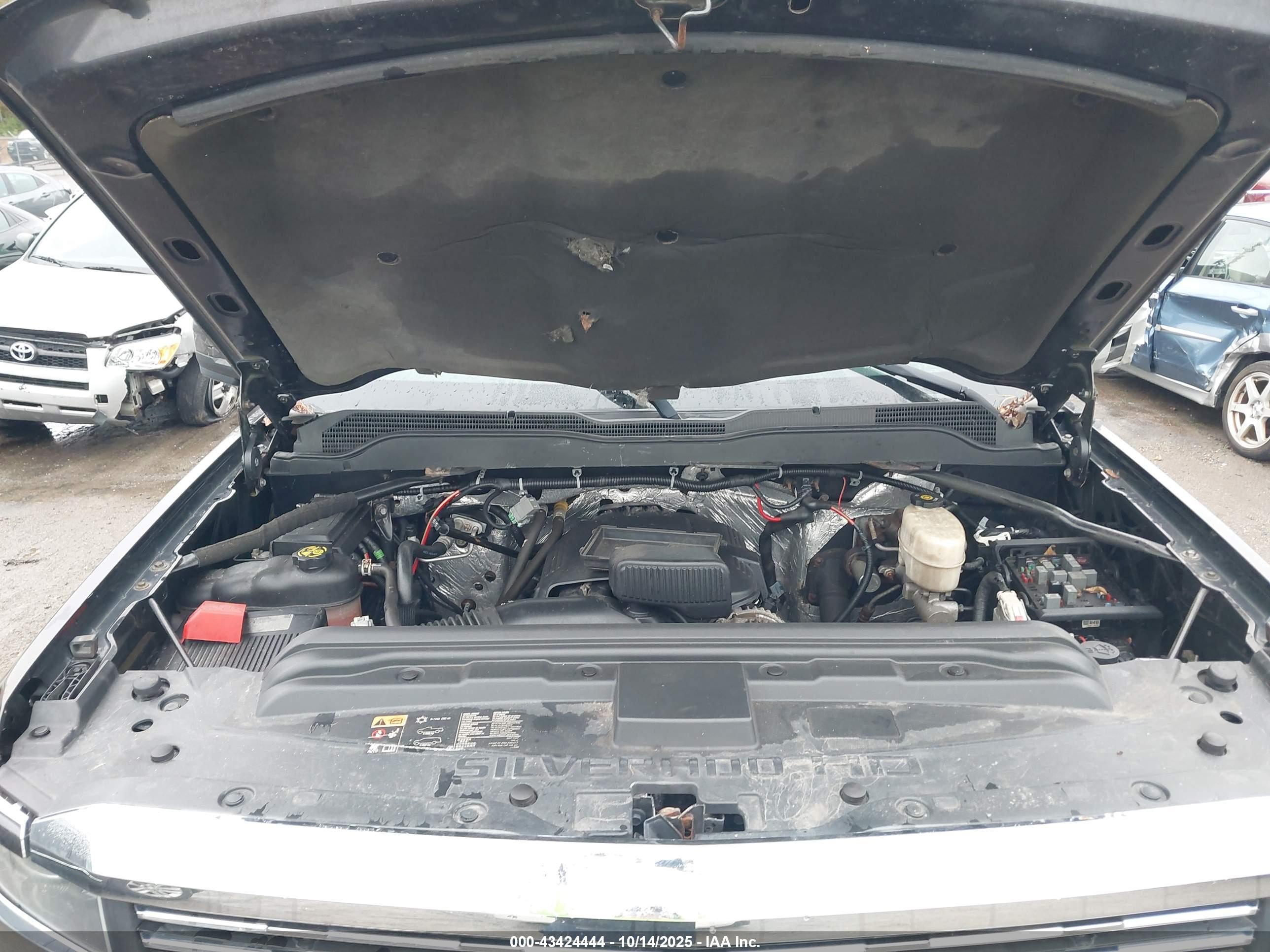 CHEVROLET SILVERADO image 10
