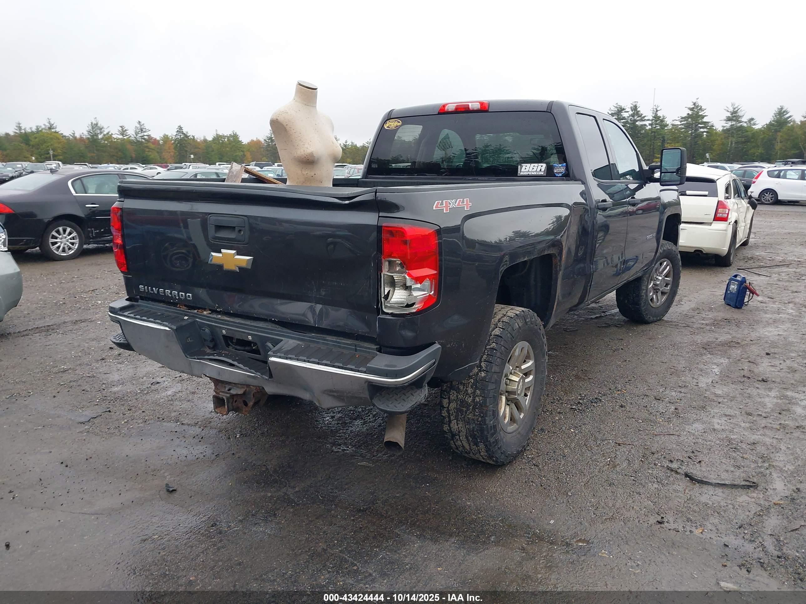 CHEVROLET SILVERADO image 4
