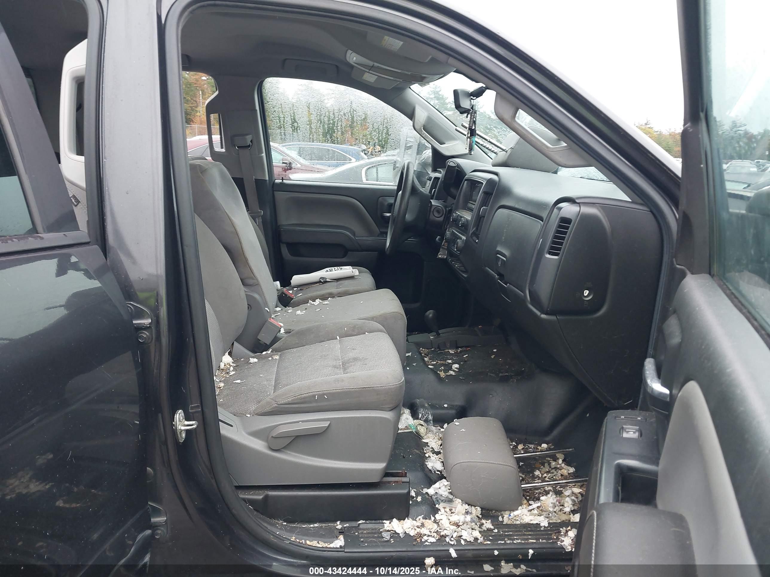 CHEVROLET SILVERADO image 5