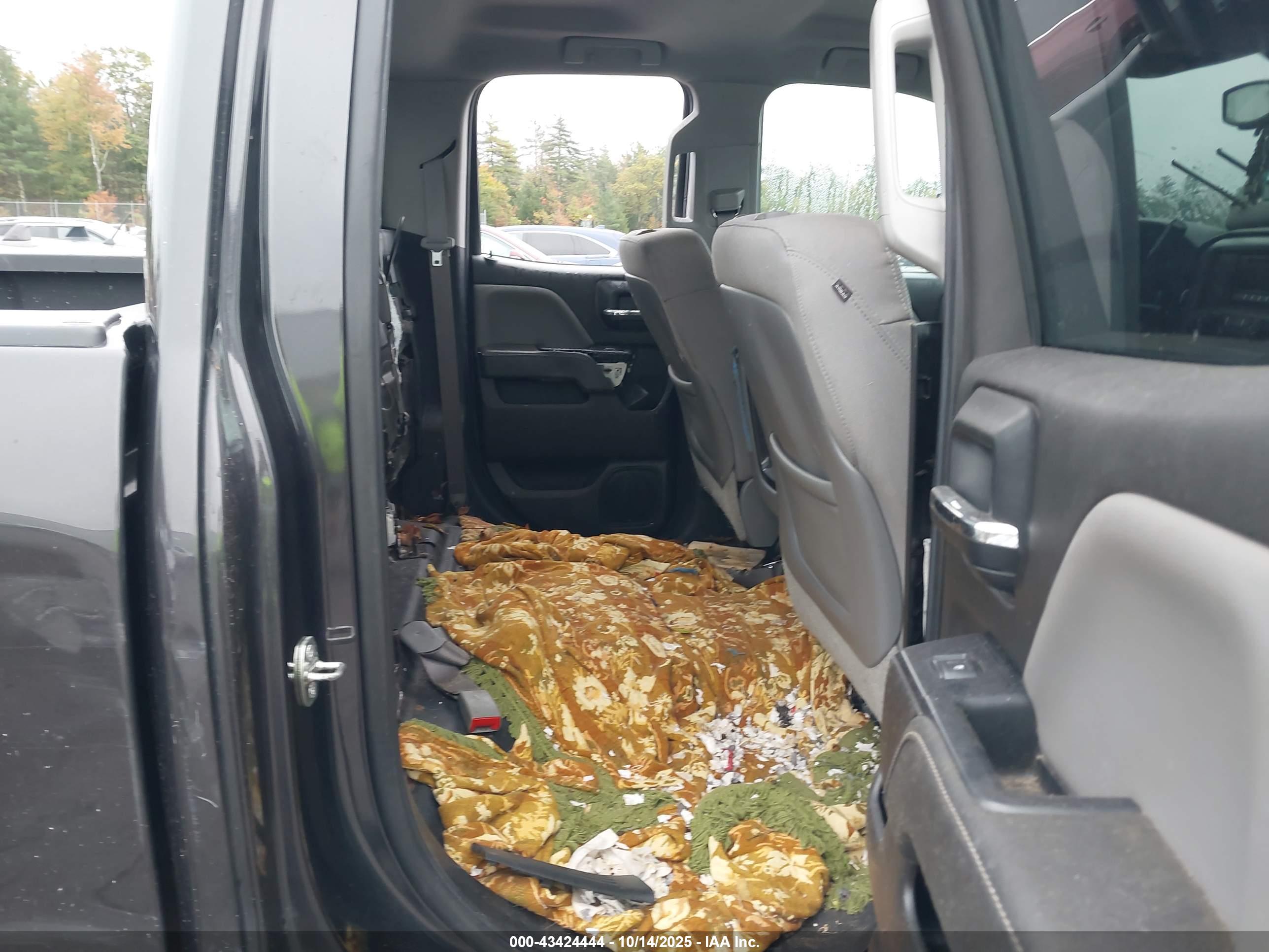 CHEVROLET SILVERADO image 8