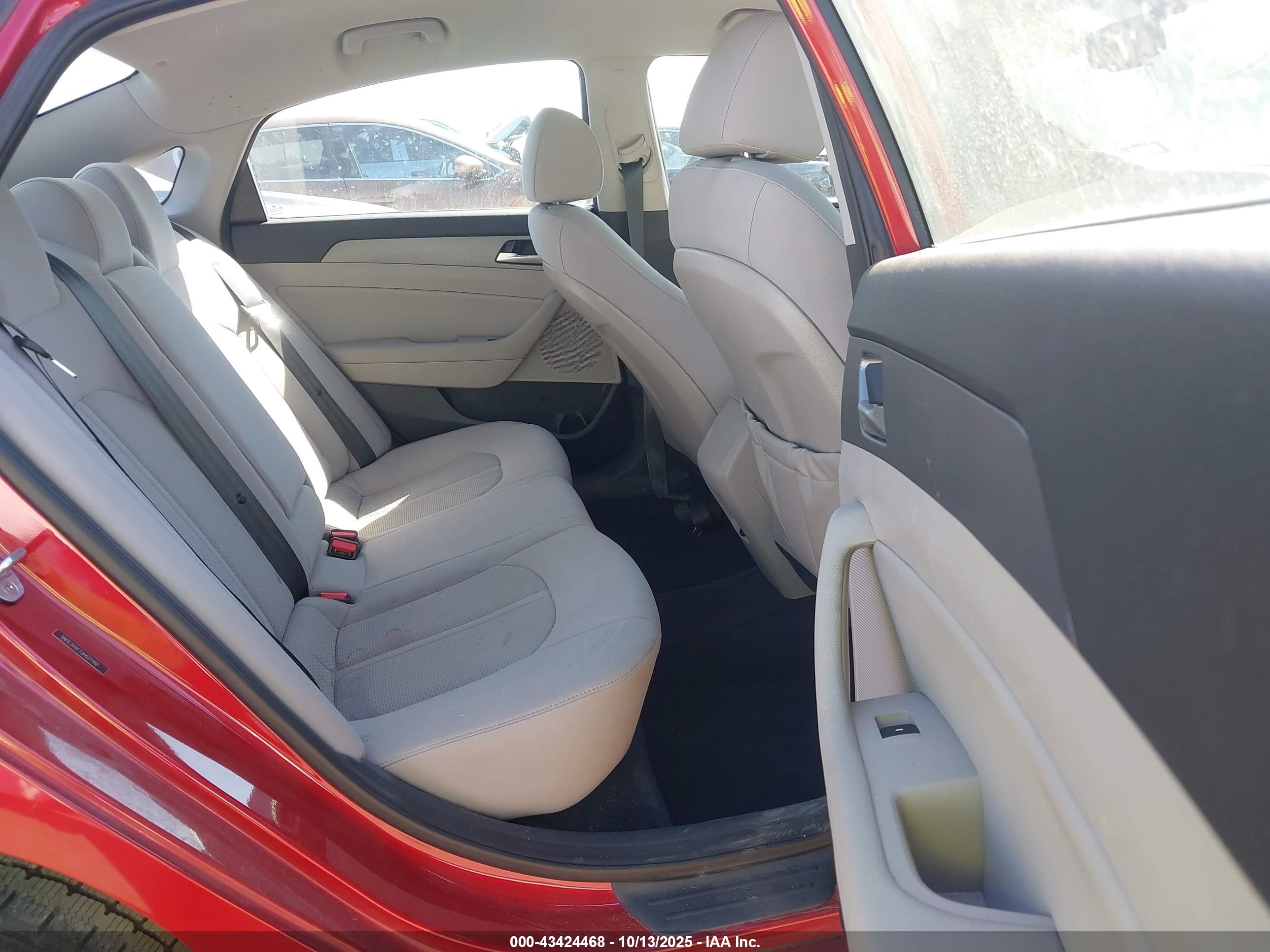 HYUNDAI SONATA image 8