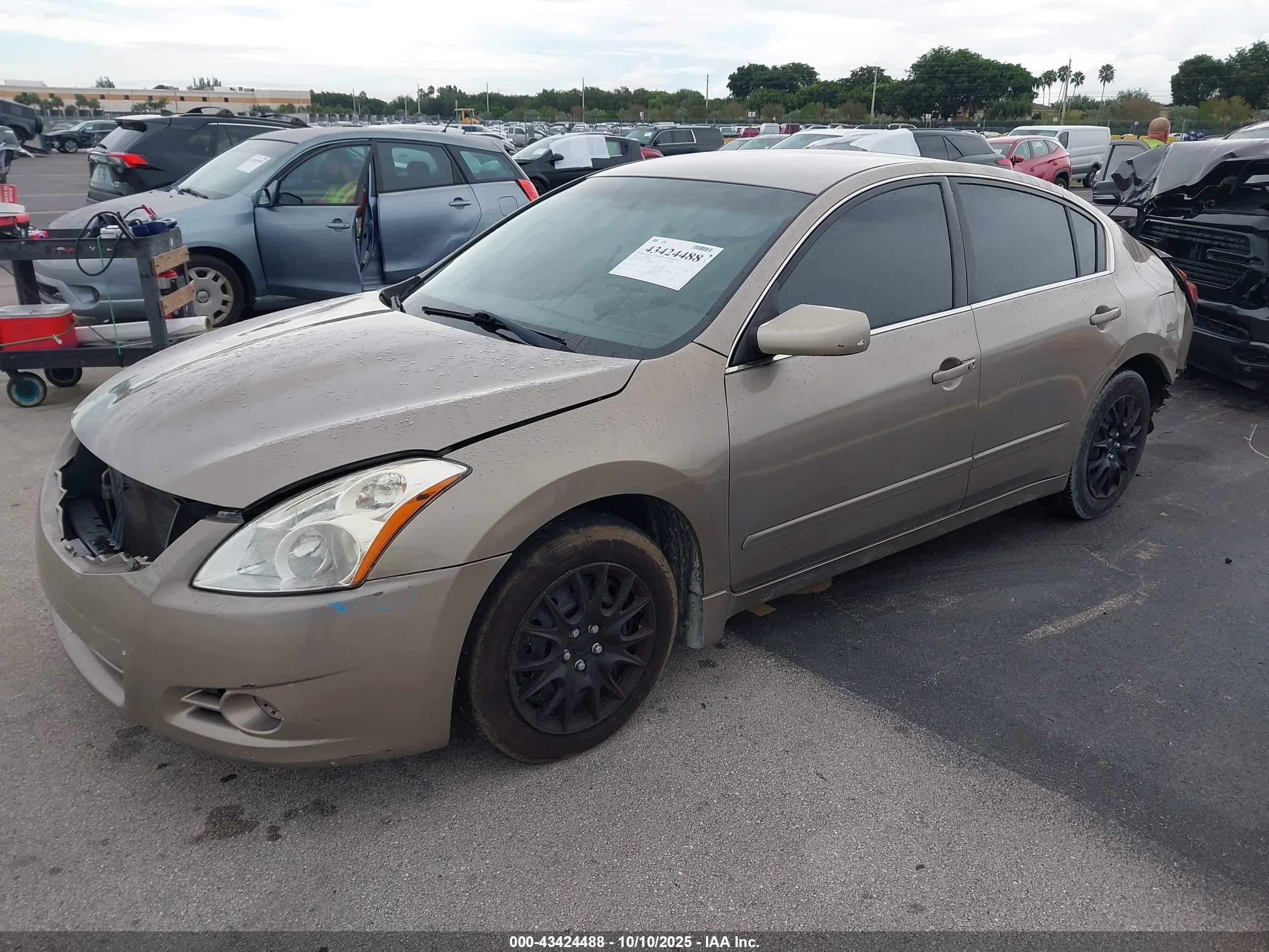 NISSAN ALTIMA image 2