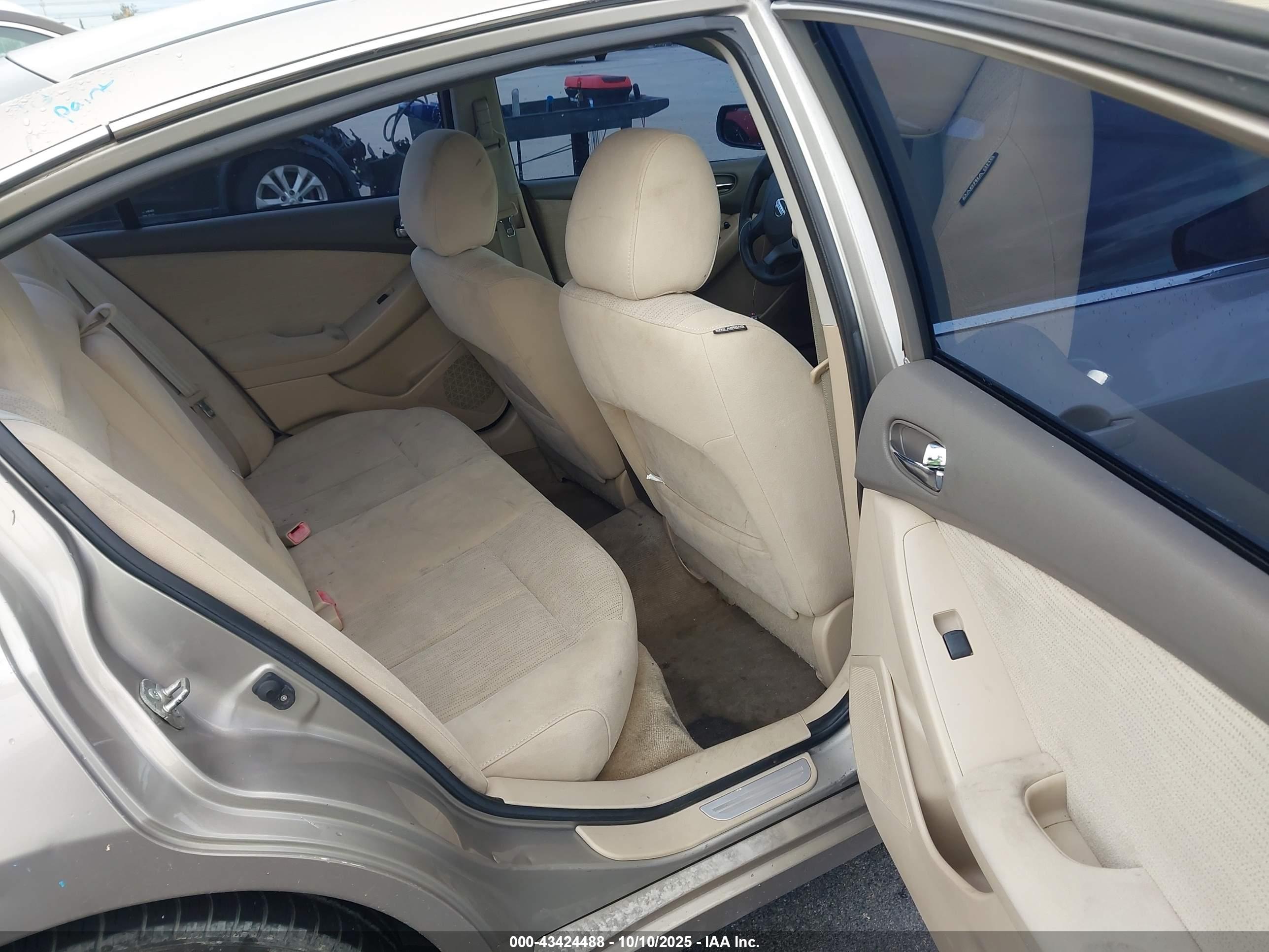 NISSAN ALTIMA image 8