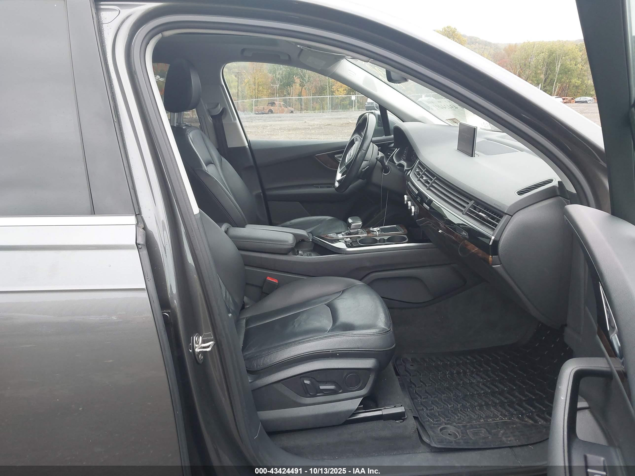 AUDI Q7 image 5