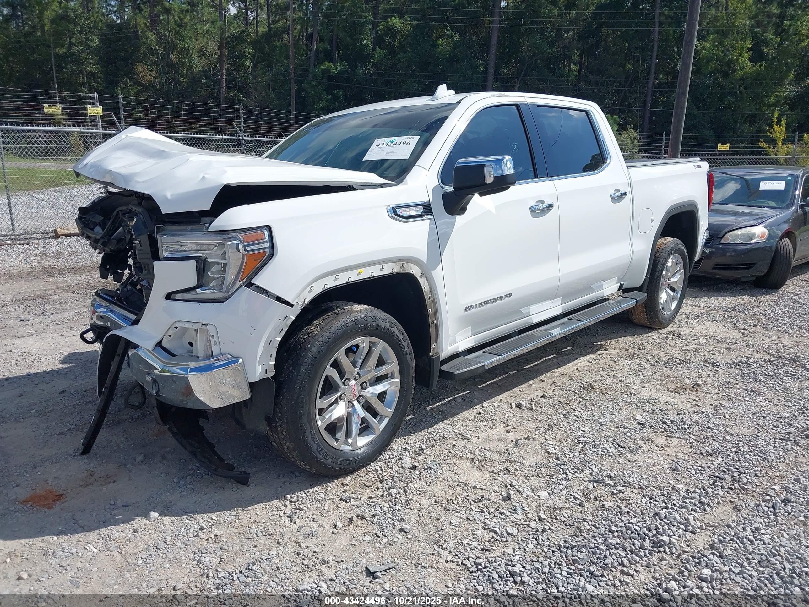GMC SIERRA image 2