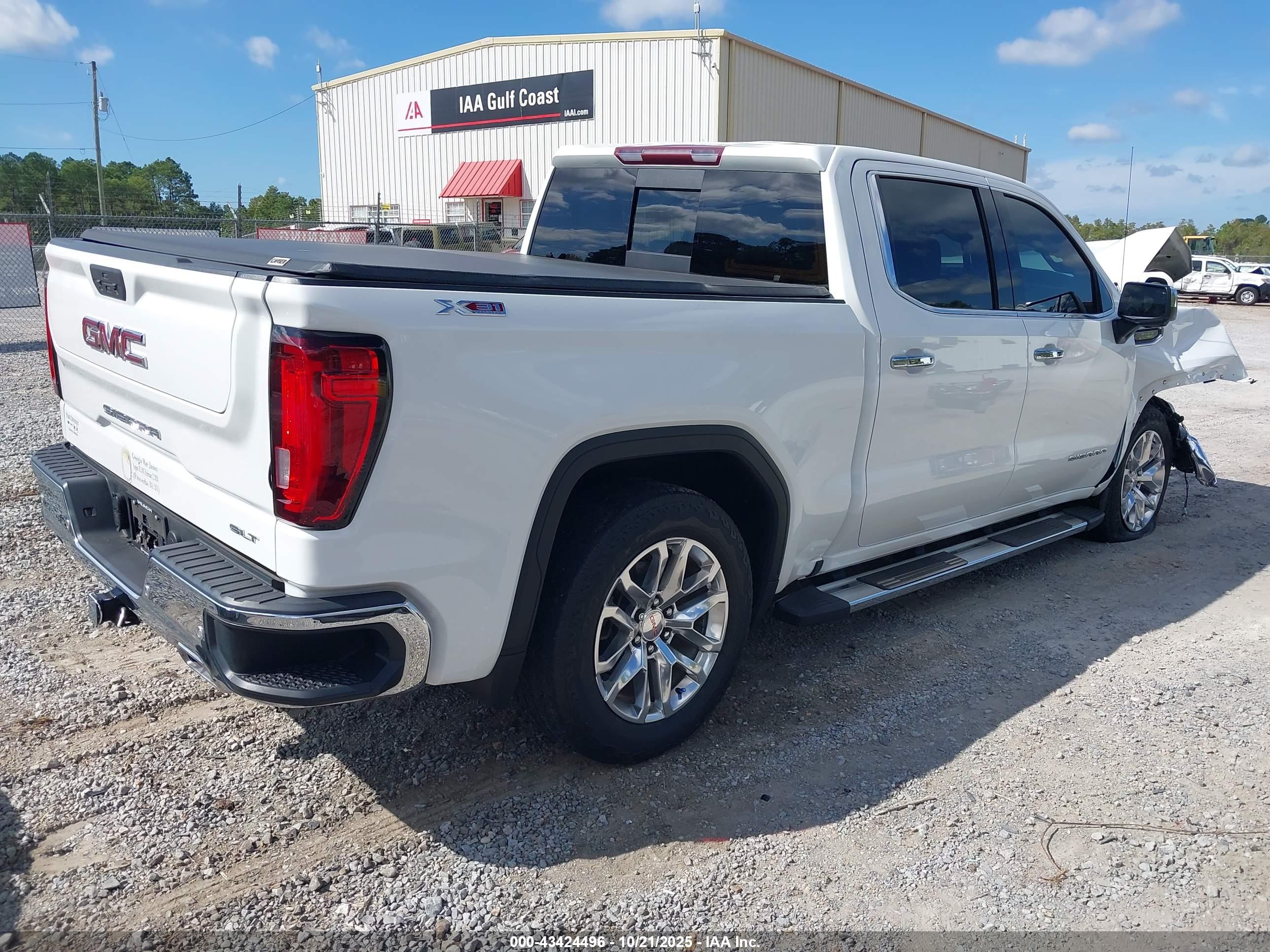 GMC SIERRA image 4
