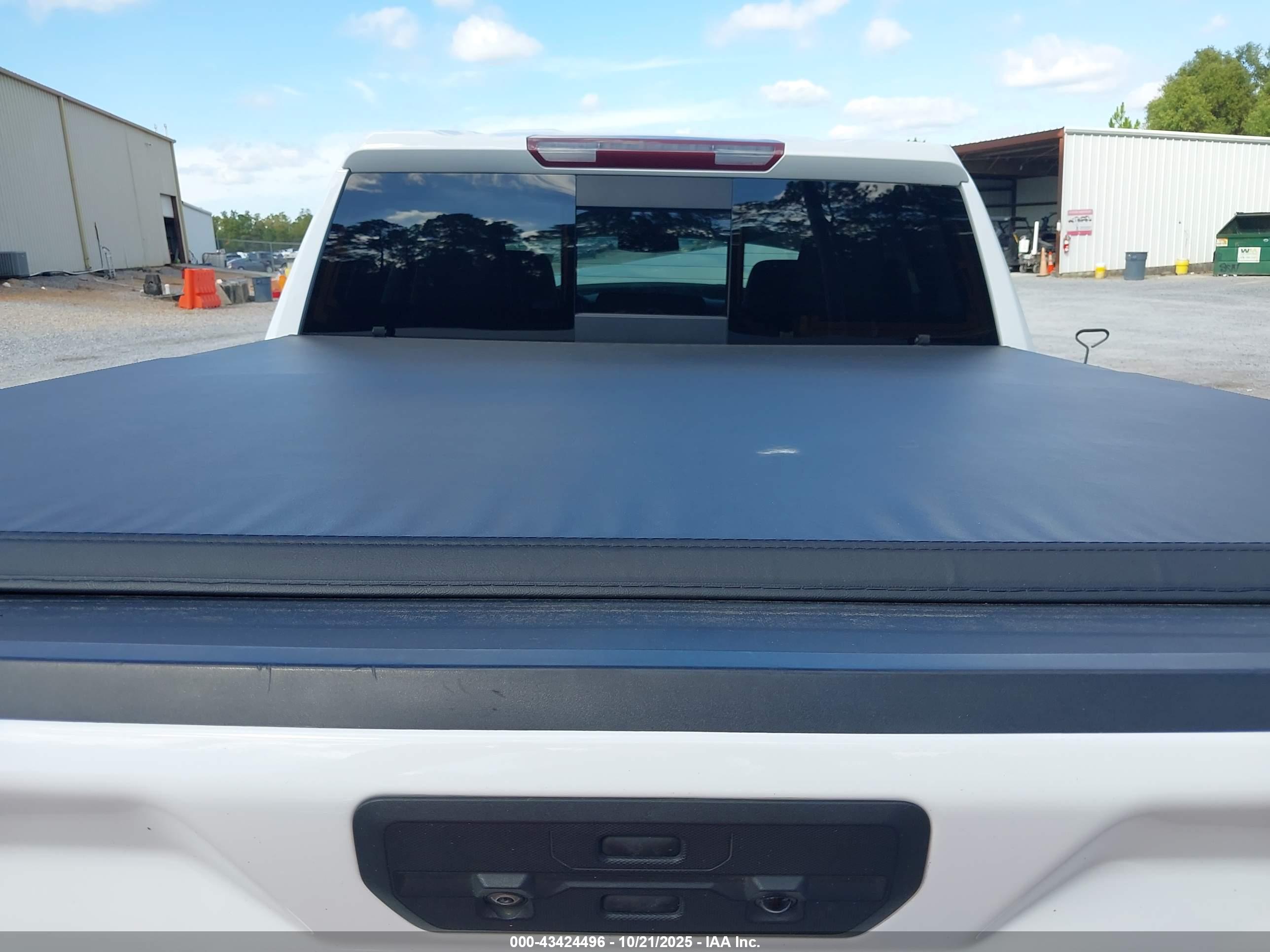 GMC SIERRA image 7