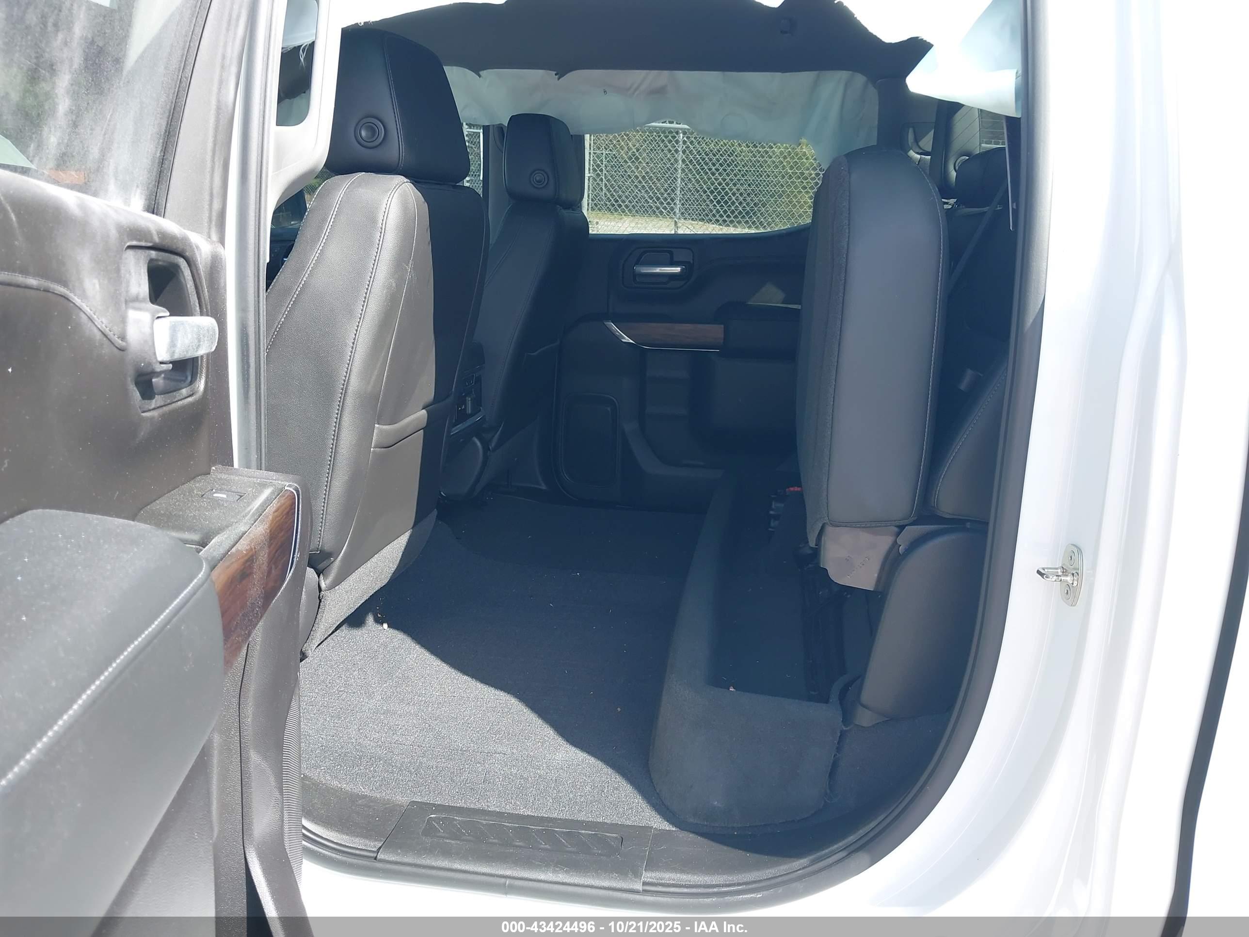 GMC SIERRA image 8