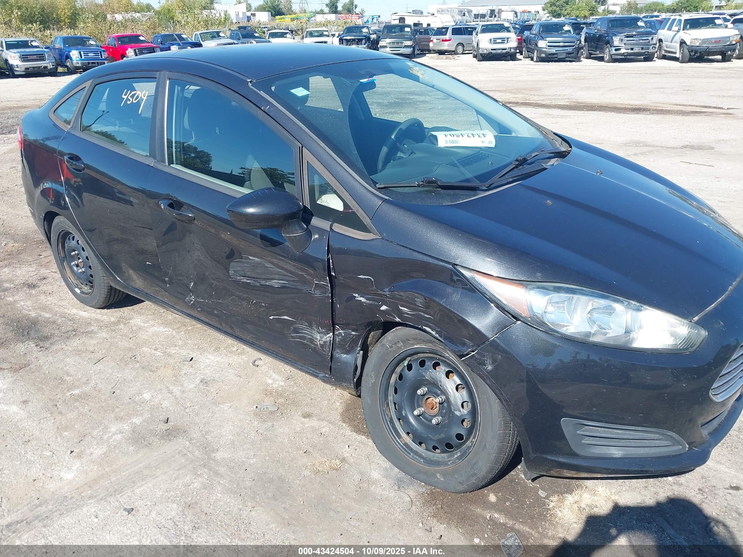 FORD FIESTA image 6