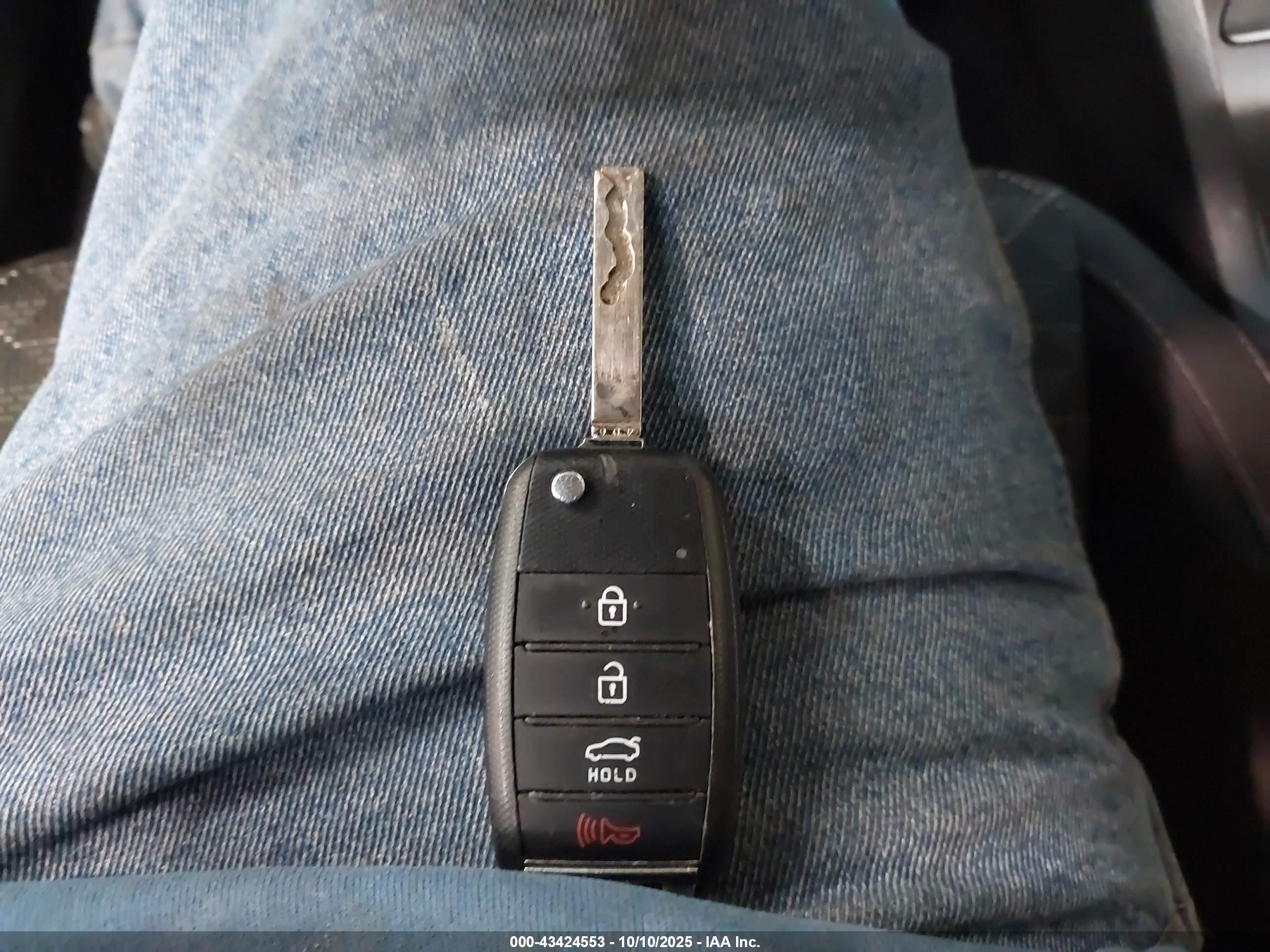 KIA RIO image 11