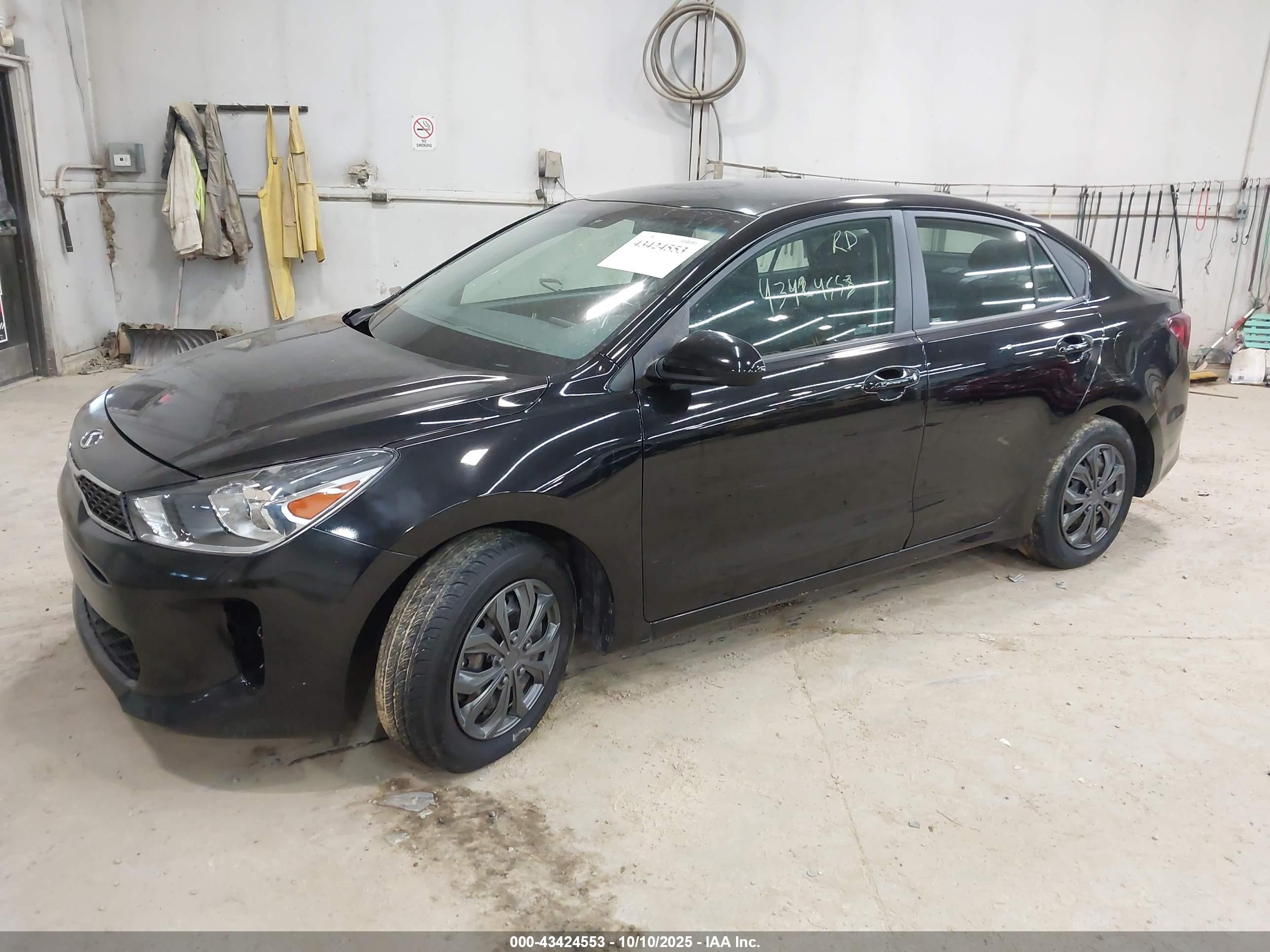 KIA RIO image 2