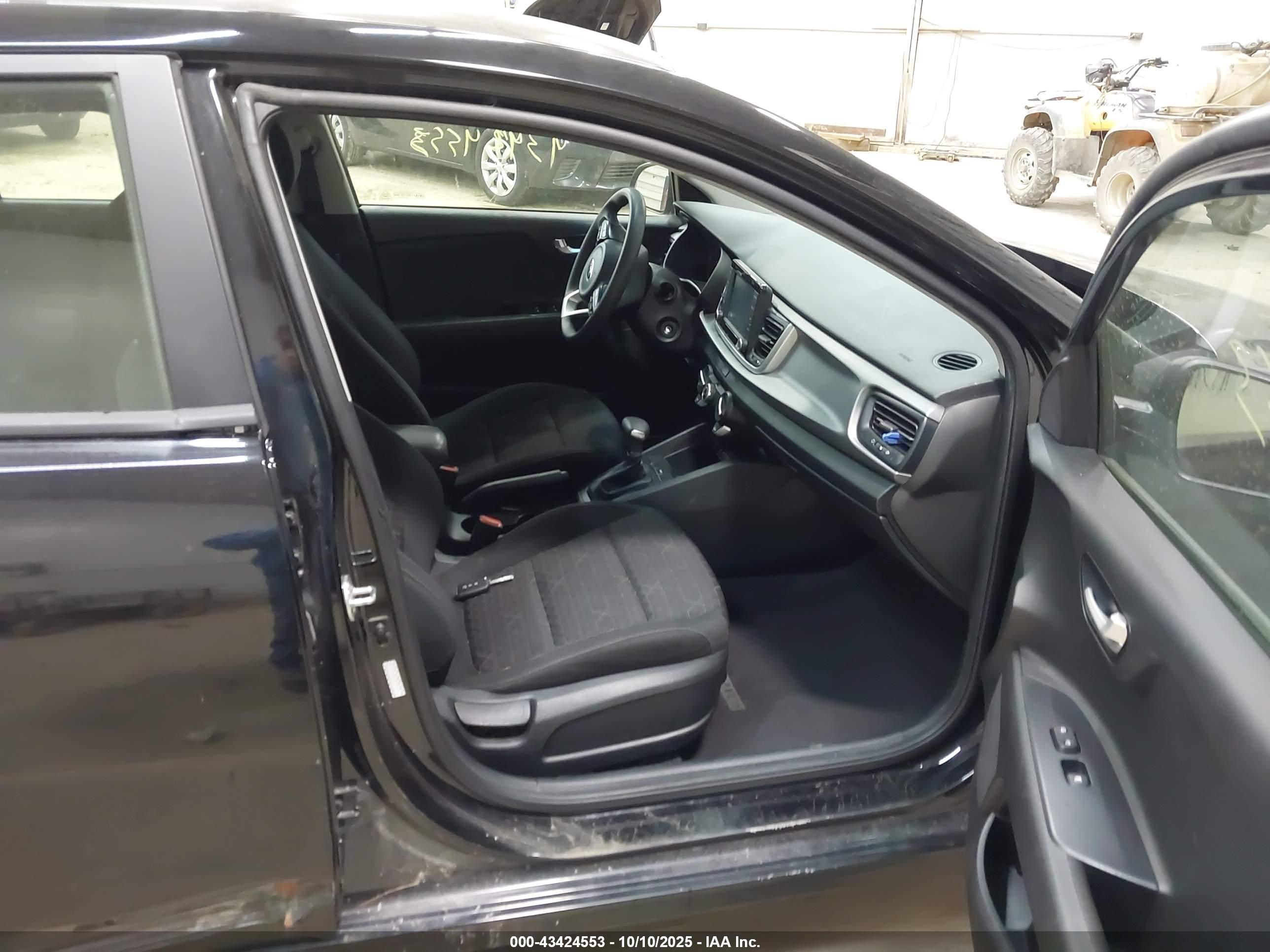 KIA RIO image 5